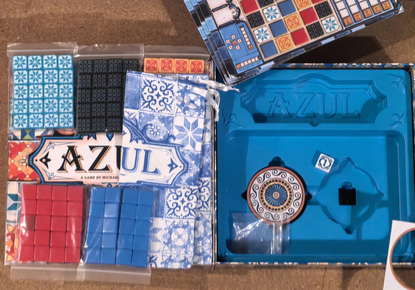 Azul Asmodee Azul Board Game - Award-Winning Tile-Placement Strategy Game, Beautiful Mosaic Art, Family Fun for Kids & Adults, Ages 8+, 2-4 Players, 30-45 Minute Playtime customer photo 1