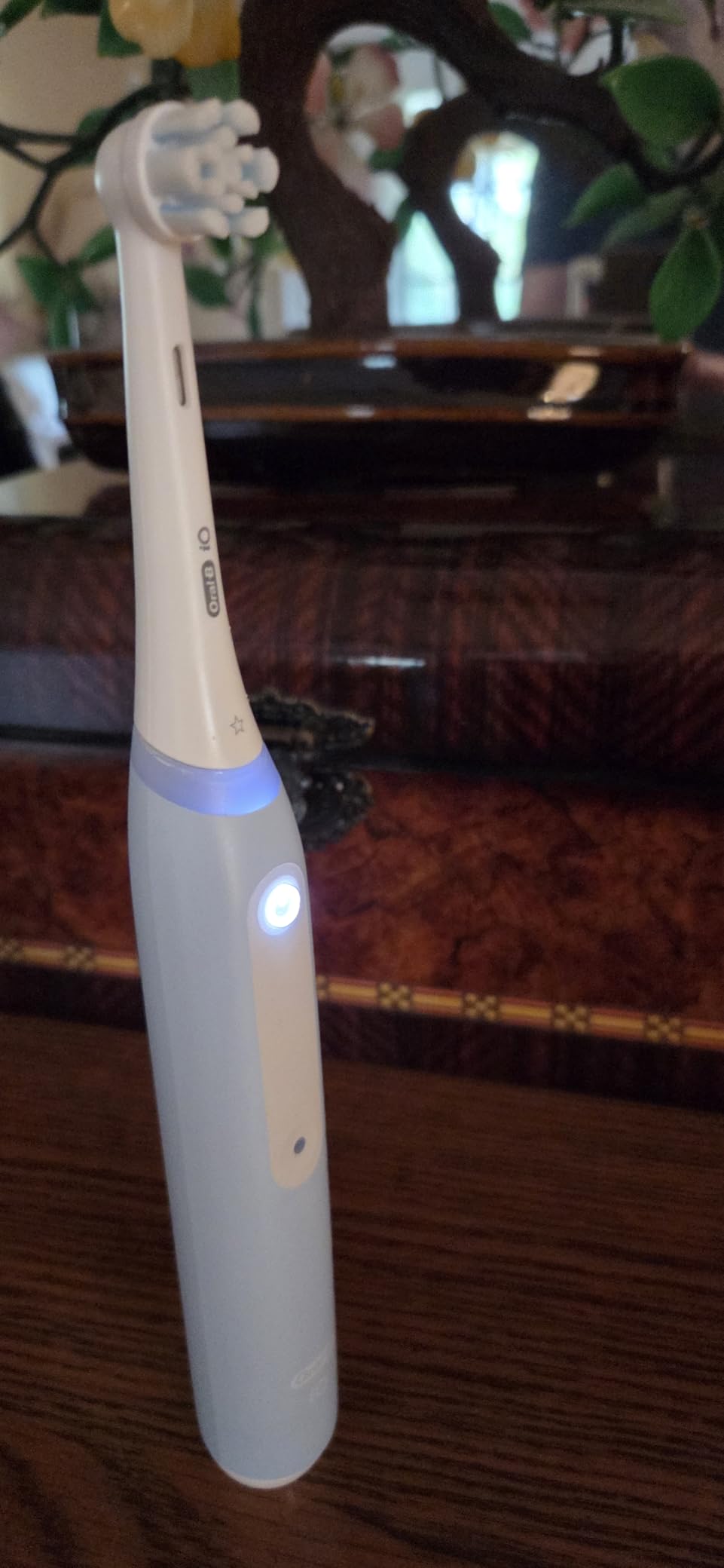 Oral-B iO Series 3 Limited Deep Clean Rechargeable Electric Toothbrush, Black, 3 Modes, Smart Pressure Sensor, 2 Replacement Brush Heads, Travel Case customer photo 2