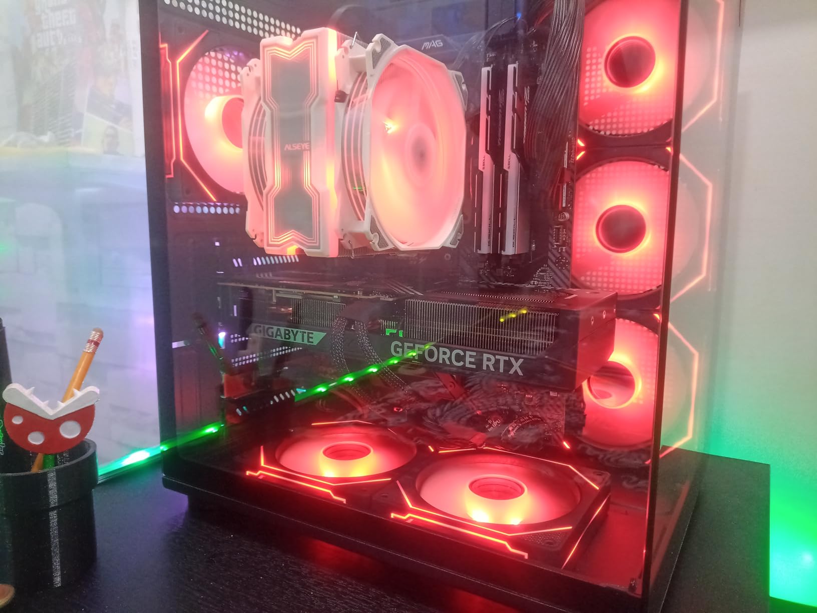 GIGABYTE GeForce RTX 5070 WINDFORCE OC SFF 12G Graphics Card (12GB 192-bit GDDR7, PCIe 5.0, WINDFORCE Cooling System) customer photo 2