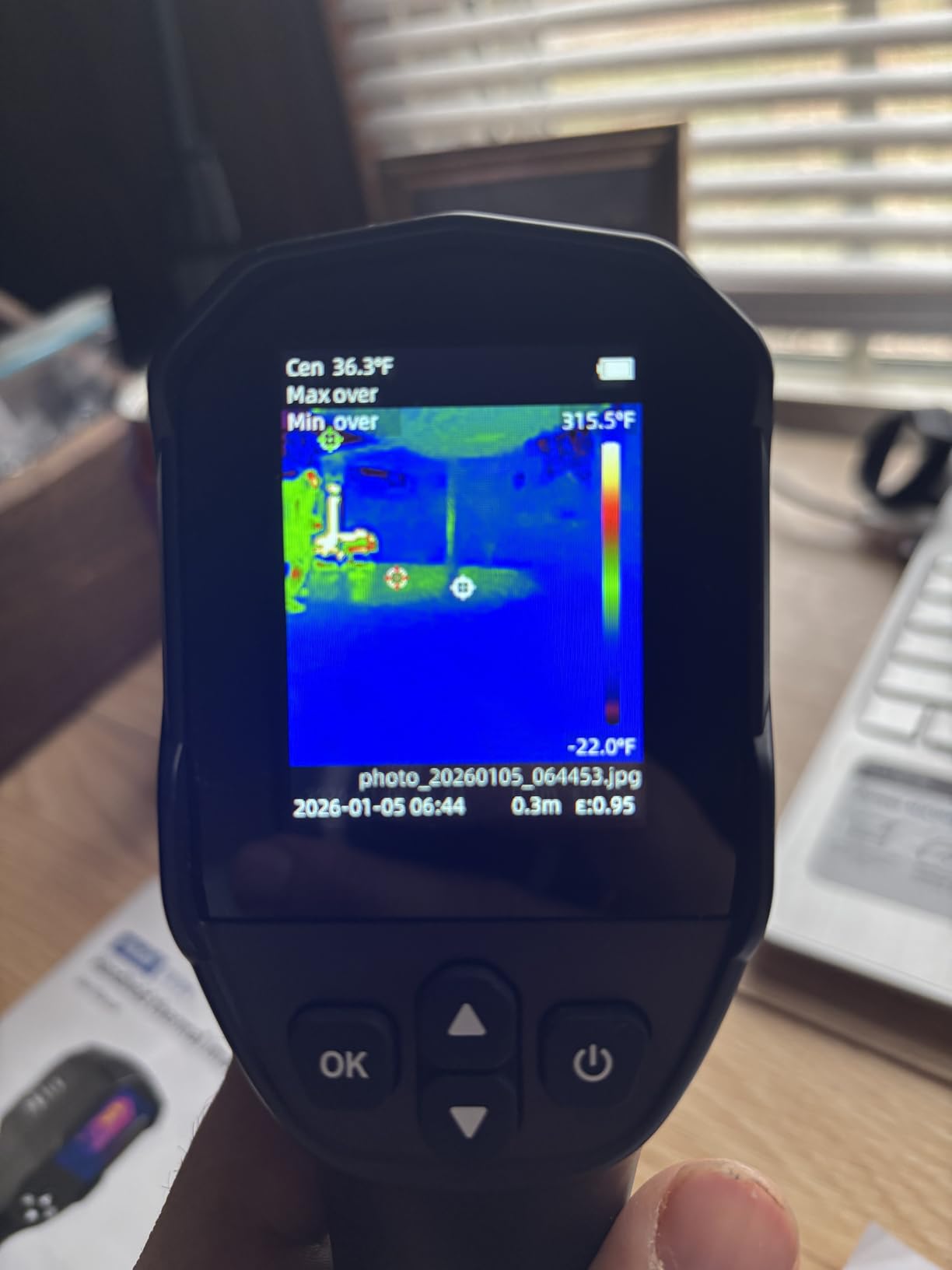 Thermal Camera, 240 x 240 TISR Resolution, -4°F to 1022°F Temp Range, 25Hz Infrared Camera with Temperature Alarm, 50°FOV Handheld Thermal Imaging Camera customer photo 1