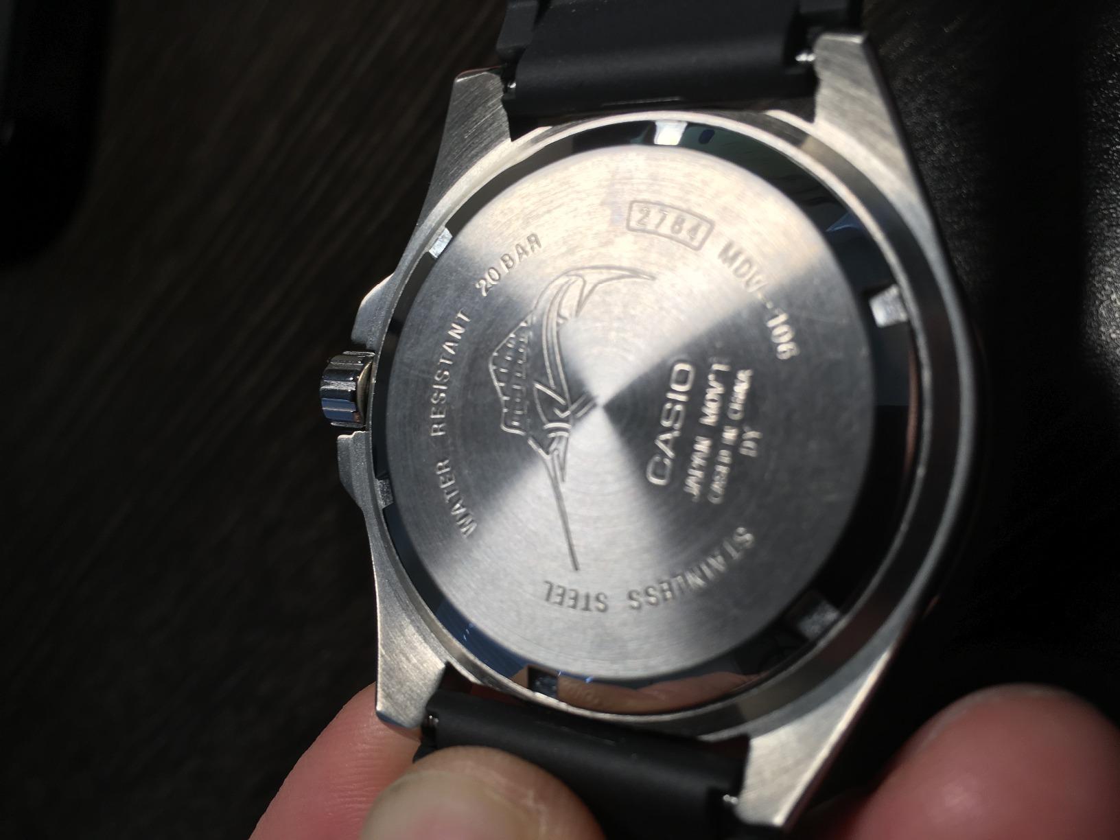 MDV106 Series | Unisex Analog Watch | 200M WR | Stainless Steel Case | Resin Band | 2 Hand Analog (HR, Min, SEC) | Date Display | Screw Down Crown/Screw Down Caseback | 3 Year Battery customer photo 1