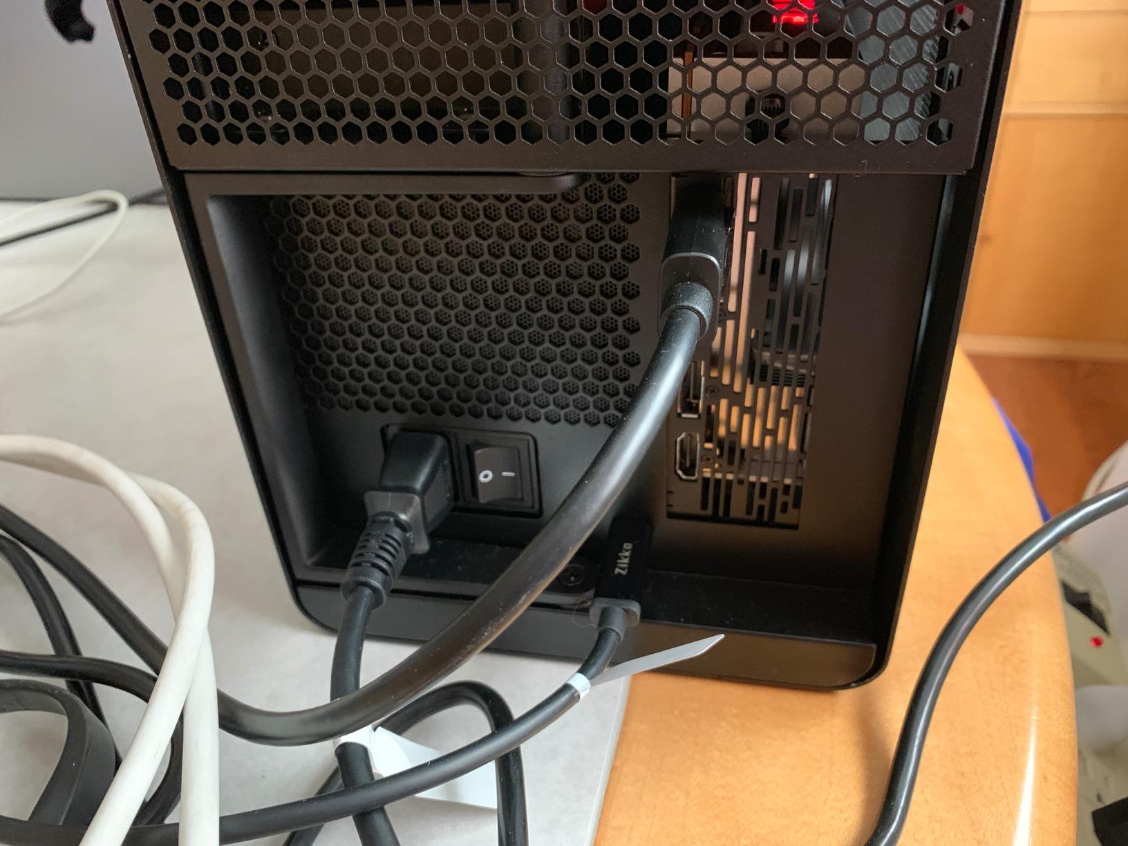 Razer Core X Aluminum External GPU Enclosure (eGPU): Compatible with Windows & MacOS Thunderbolt 3 Laptops, NVIDIA/AMD PCIe Support, 650W PSU, Classic Black customer photo 2