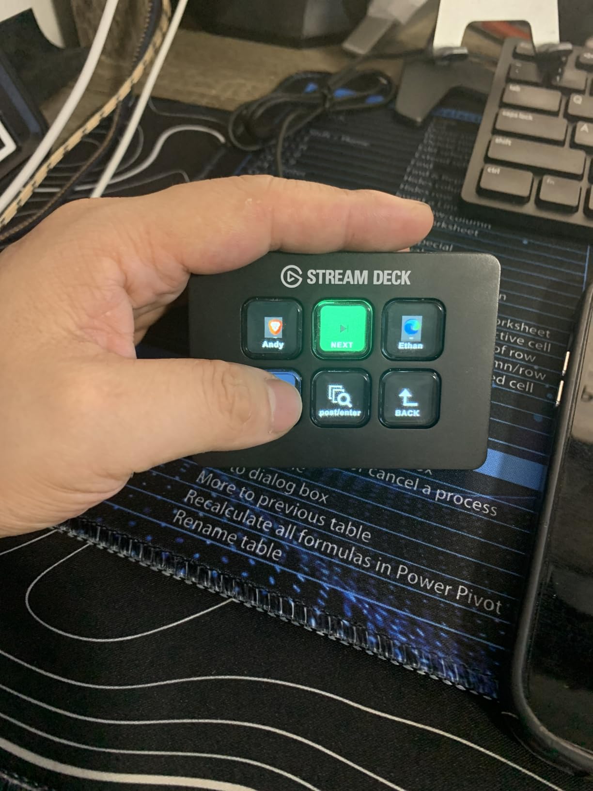 Elgato Stream Deck Mini - Control Zoom, Teams, PowerPoint, MS Office and Boost Productivity with Seamless Integration for Daily Apps, Set Up Shortcuts Easily, USB, Compatible with Mac and PC customer photo 1