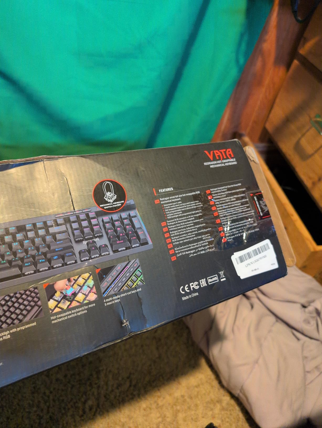 Redragon K580 VATA RGB LED Backlit Mechanical Gaming Keyboard with Macro Keys & Dedicated Media Controls, Hot-Swappable Socket, Onboard Macro Recording (Blue Switches) customer photo 1