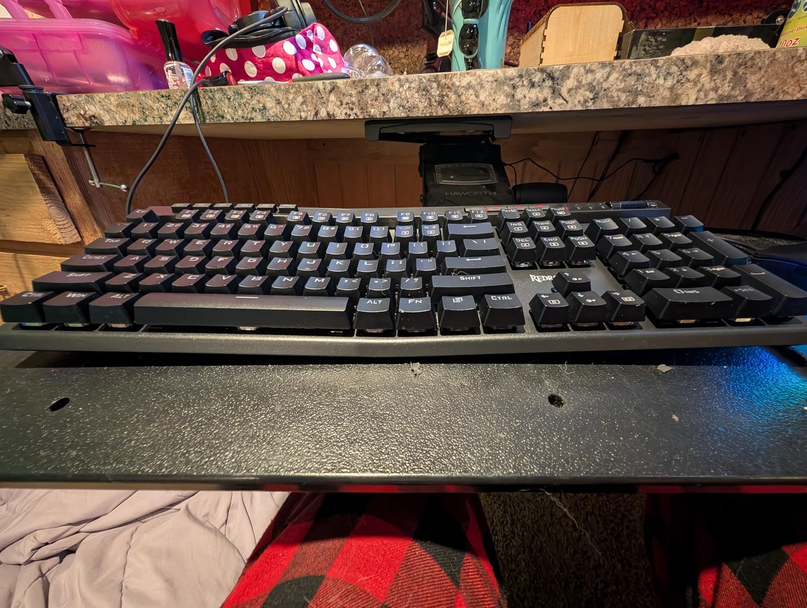 Redragon K580 VATA RGB LED Backlit Mechanical Gaming Keyboard with Macro Keys & Dedicated Media Controls, Hot-Swappable Socket, Onboard Macro Recording (Blue Switches) customer photo 2