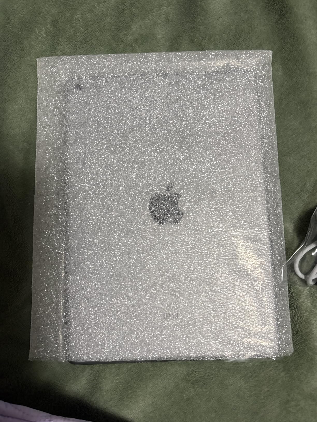 Apple iPad Early 2018 (9.7-inch, Wi-Fi, 32GB) - Space Gray (Renewed) customer photo 1