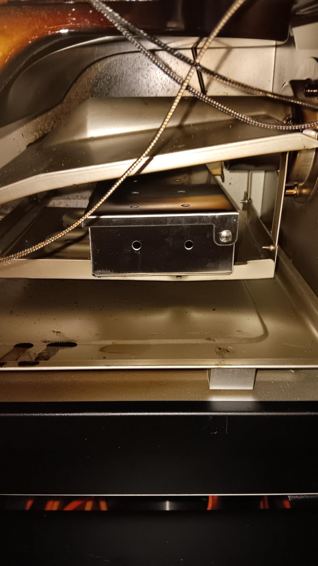 Masterbuilt® 30-inch Electric Vertical BBQ Smoker with Analog Temperature Control, Chrome Smoking Racks and 535 Cooking Square Inches in Black, Model MB20070210 customer photo 1