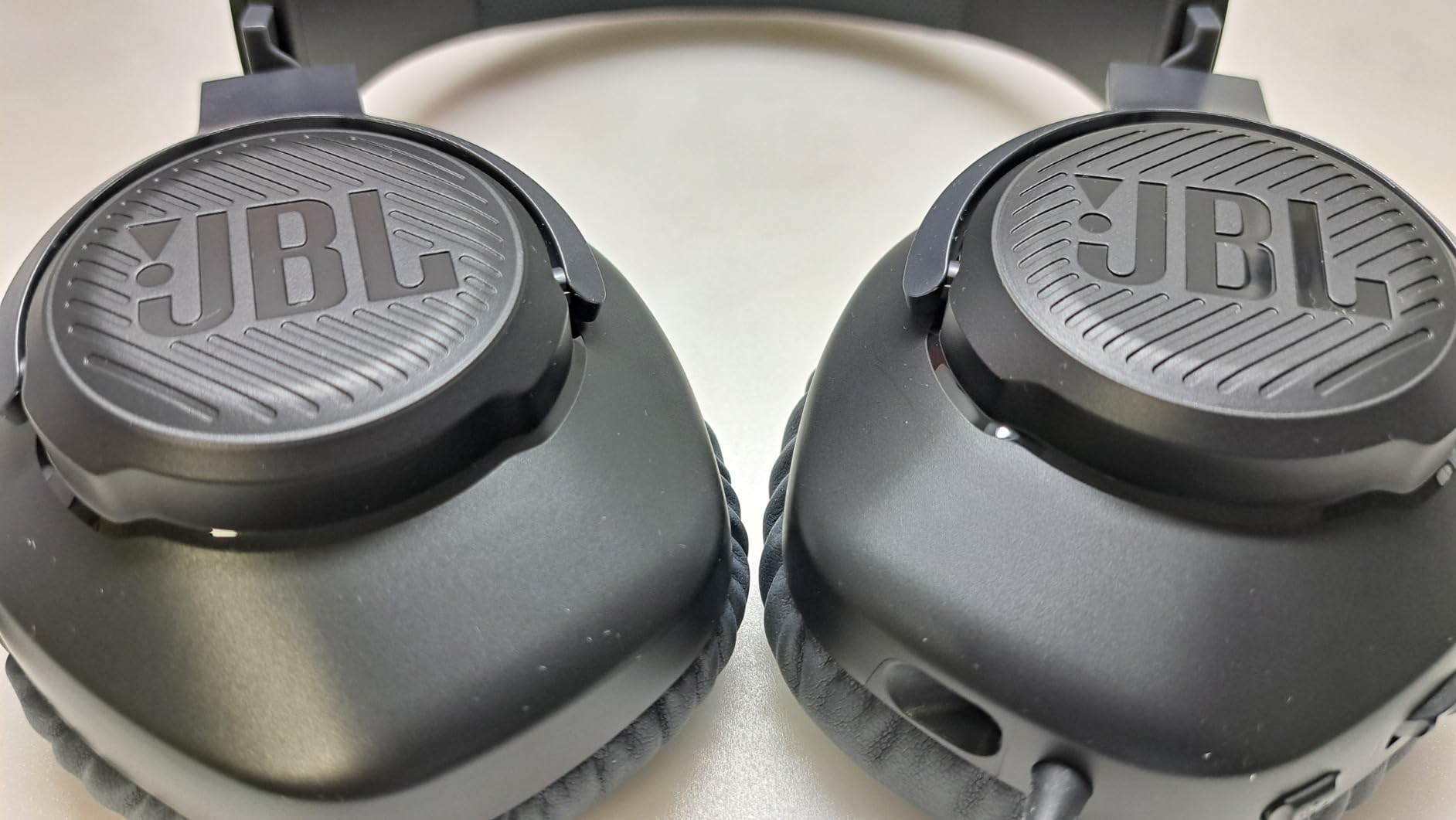 JBL Quantum 100 - Wired Over-Ear Gaming Headphones - White, Large customer photo 2