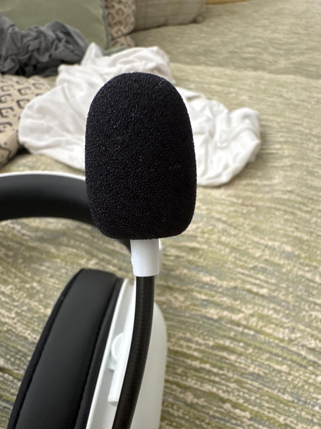 Razer BlackShark V2 X Gaming Headset: 7.1 Surround Sound - 50mm Drivers - Memory Foam Cushion - For PC, PS4, PS5, Switch - 3.5mm Audio Jack - Black customer photo 2