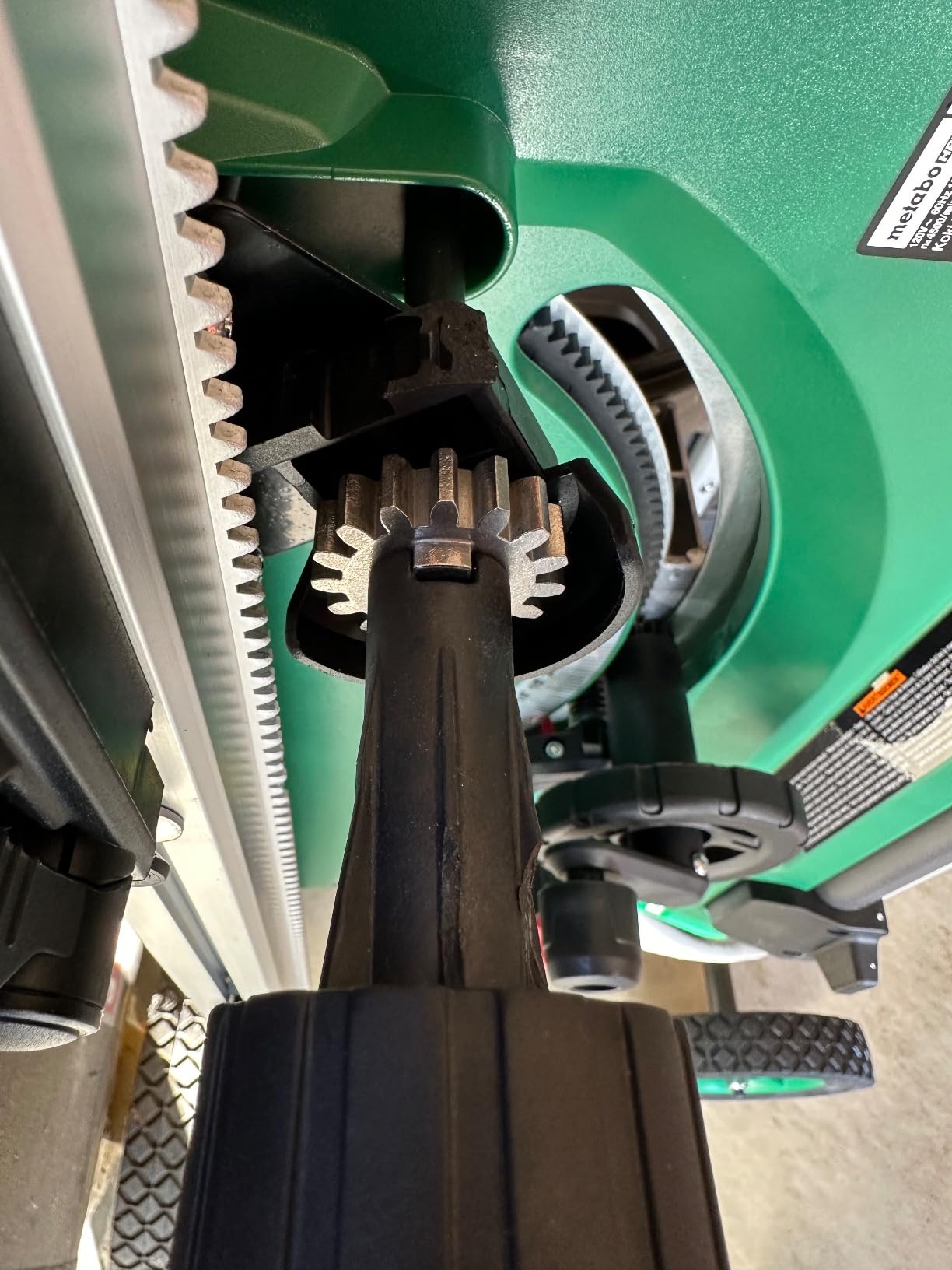 Metabo HPT 10-Inch Table Saw, 15-Amp Power Saw with Large 28 3/4