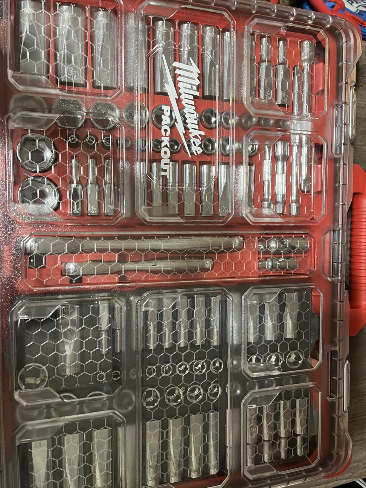 Milwaukee Electric 1/4-3/8 Drive 106-Piece Ratchet and Socket Set in Packout Case customer photo 1