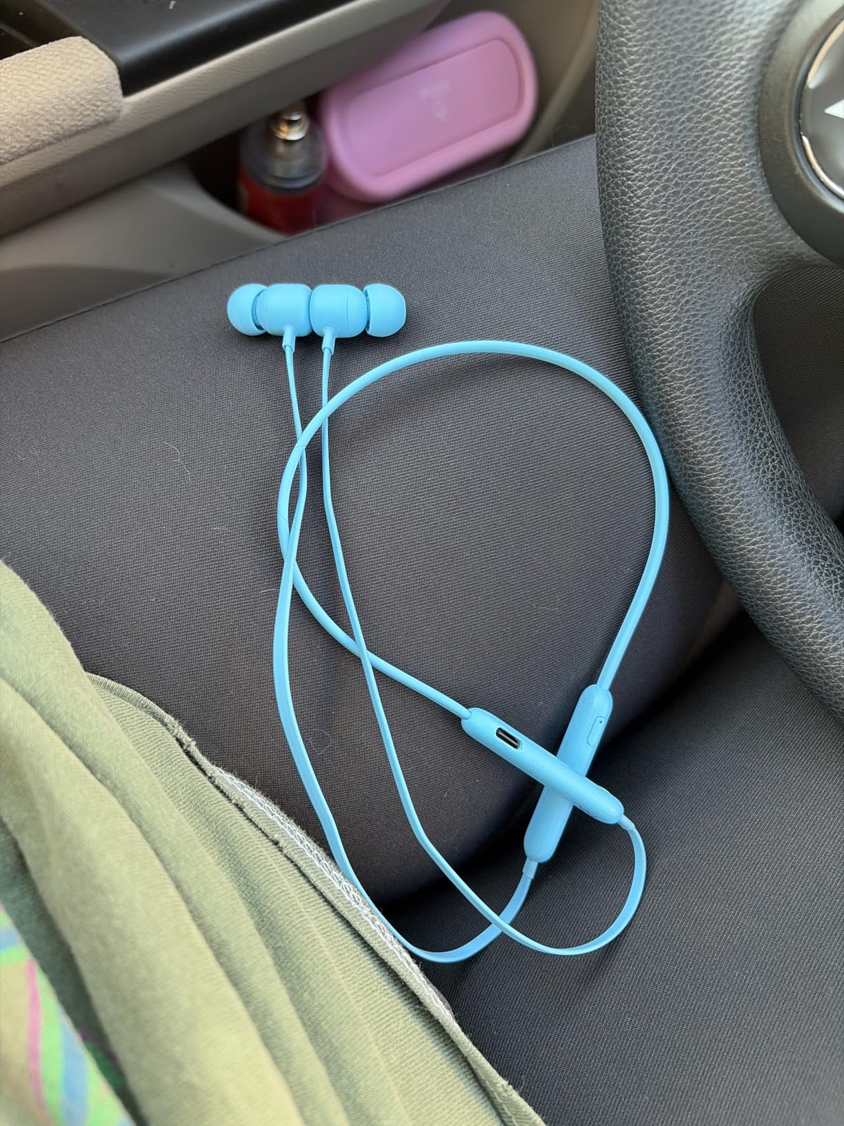 Flex Wireless Earbuds - Apple W1 Headphone Chip, Magnetic Earphones, Class 1 Bluetooth, 12 Hours of Listening Time, Built-in Microphone - Black customer photo 1