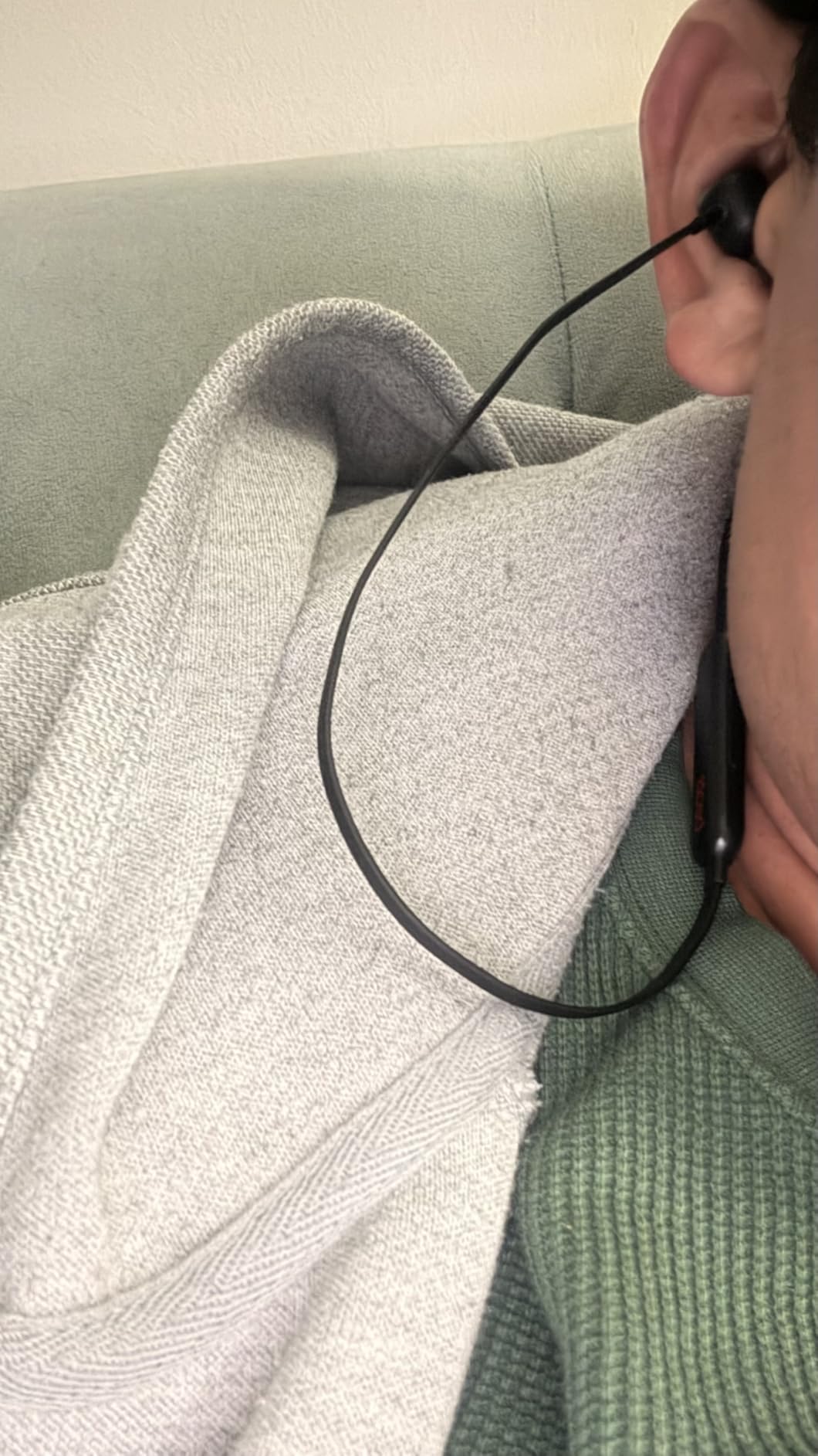 Flex Wireless Earbuds - Apple W1 Headphone Chip, Magnetic Earphones, Class 1 Bluetooth, 12 Hours of Listening Time, Built-in Microphone - Black customer photo 2