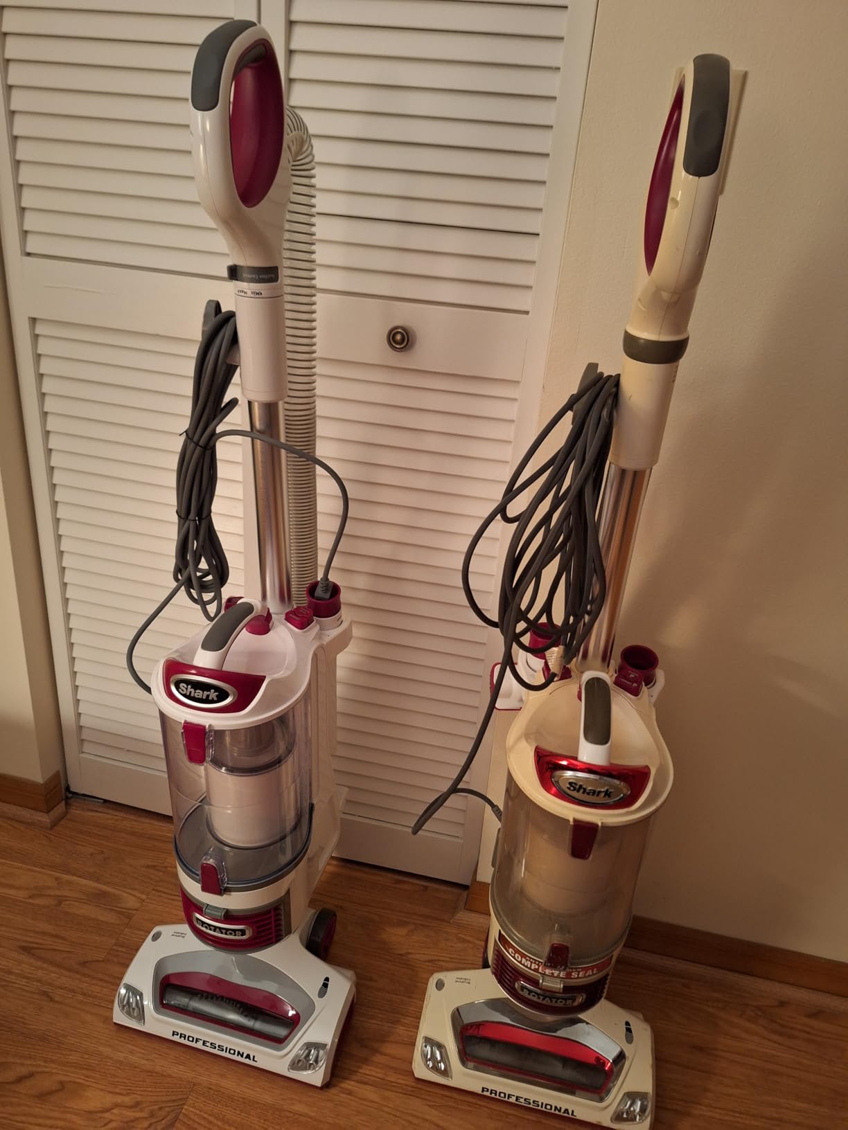 Upright Vacuum, Navigator Lift-Away with Self-Cleaning Brushroll, HEPA Filter, Swivel Steering, Upholstery Tool & Pet Crevice Tool, Perfect for Pets & Multi-Surface, Teal, ZU503AMZ customer photo 2
