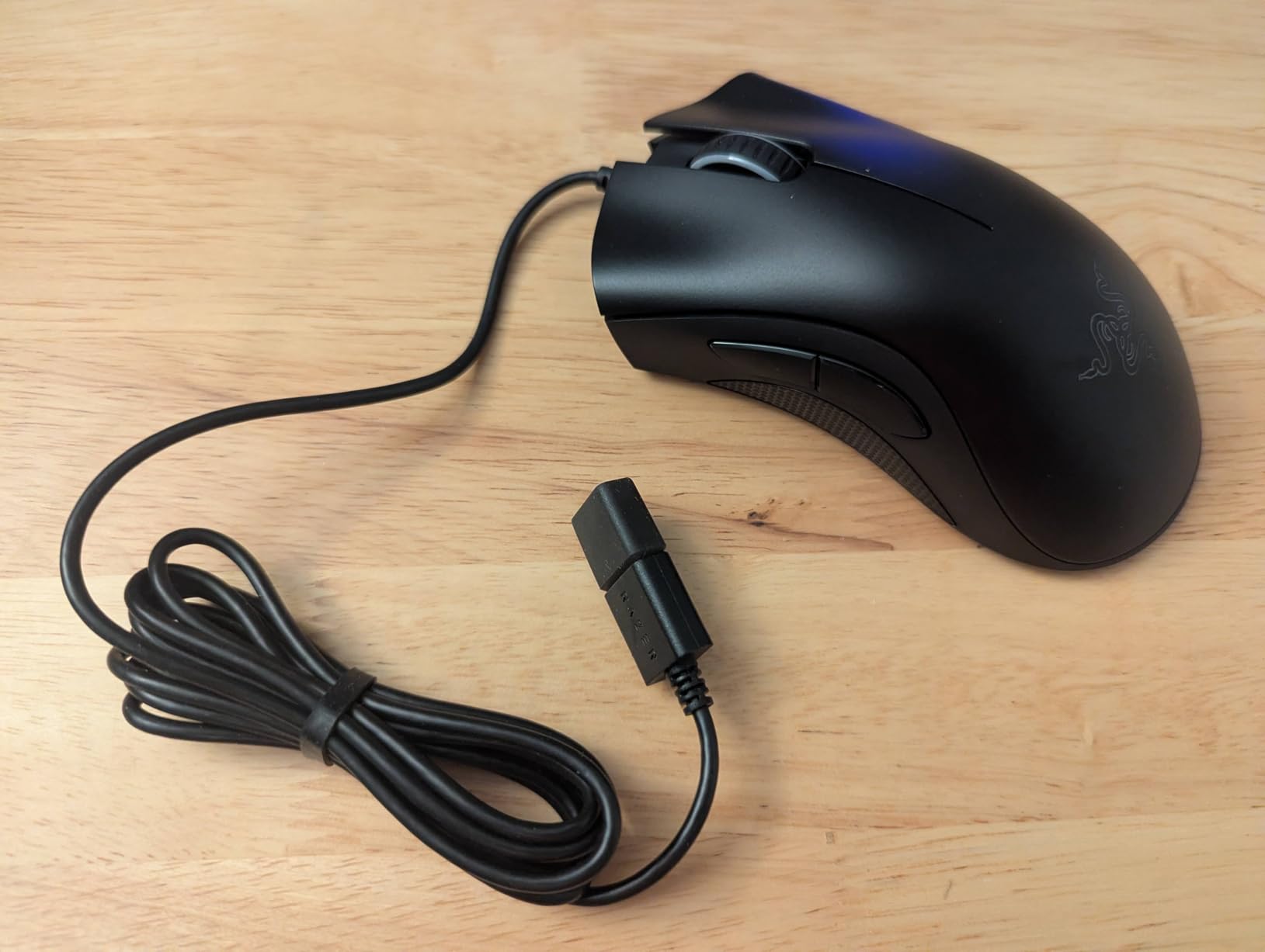 Razer DeathAdder Essential Gaming Mouse: 6400 DPI Optical Sensor - 5 Programmable Buttons - Mechanical Switches - Rubber Side Grips - Classic Black customer photo 1