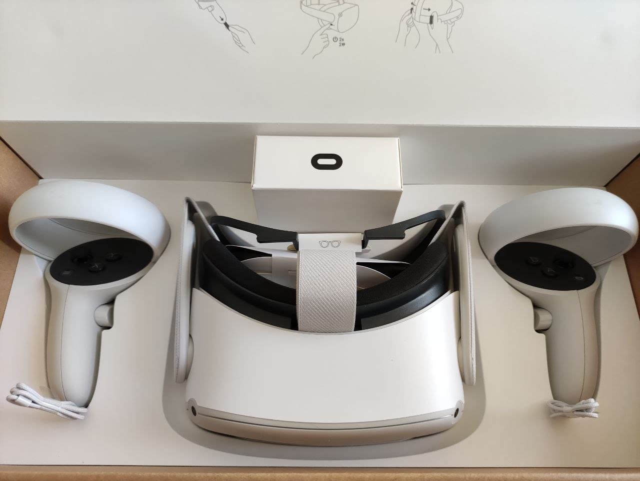 Meta Quest 2 - Advanced All-In-One Virtual Reality Headset - 128 GB customer photo 2