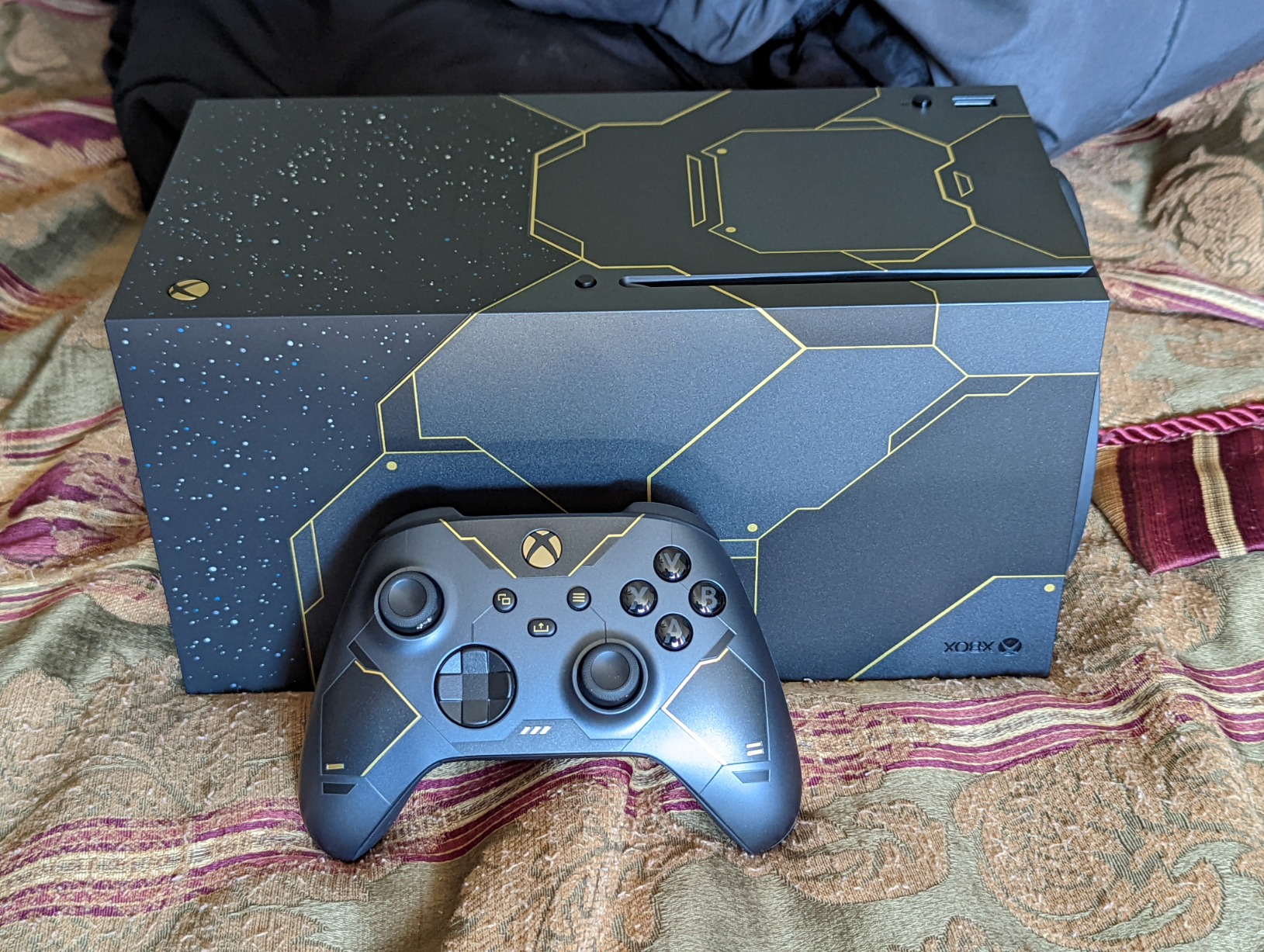 Xbox Series X - Halo Infinite Limited Edition Console Bundle customer photo 1