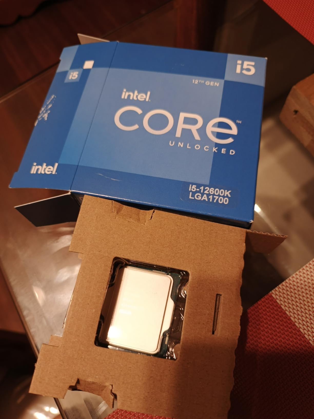 Intel Core i5-12600K Desktop Processor with Integrated Graphics and 10 (6P+4E) Cores up to 4.9 GHz Unlocked customer photo 2