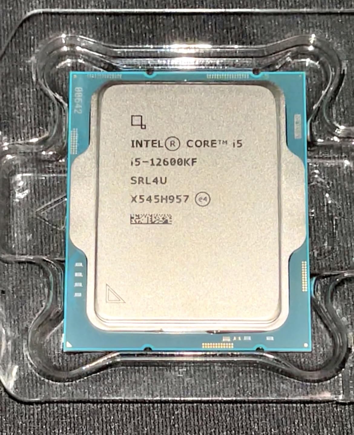 Intel Core i5-12600KF Desktop Processor 10 (6P+4E) Cores up to 4.9 GHz Unlocked LGA1700 600 Series Chipset 125W customer photo 1