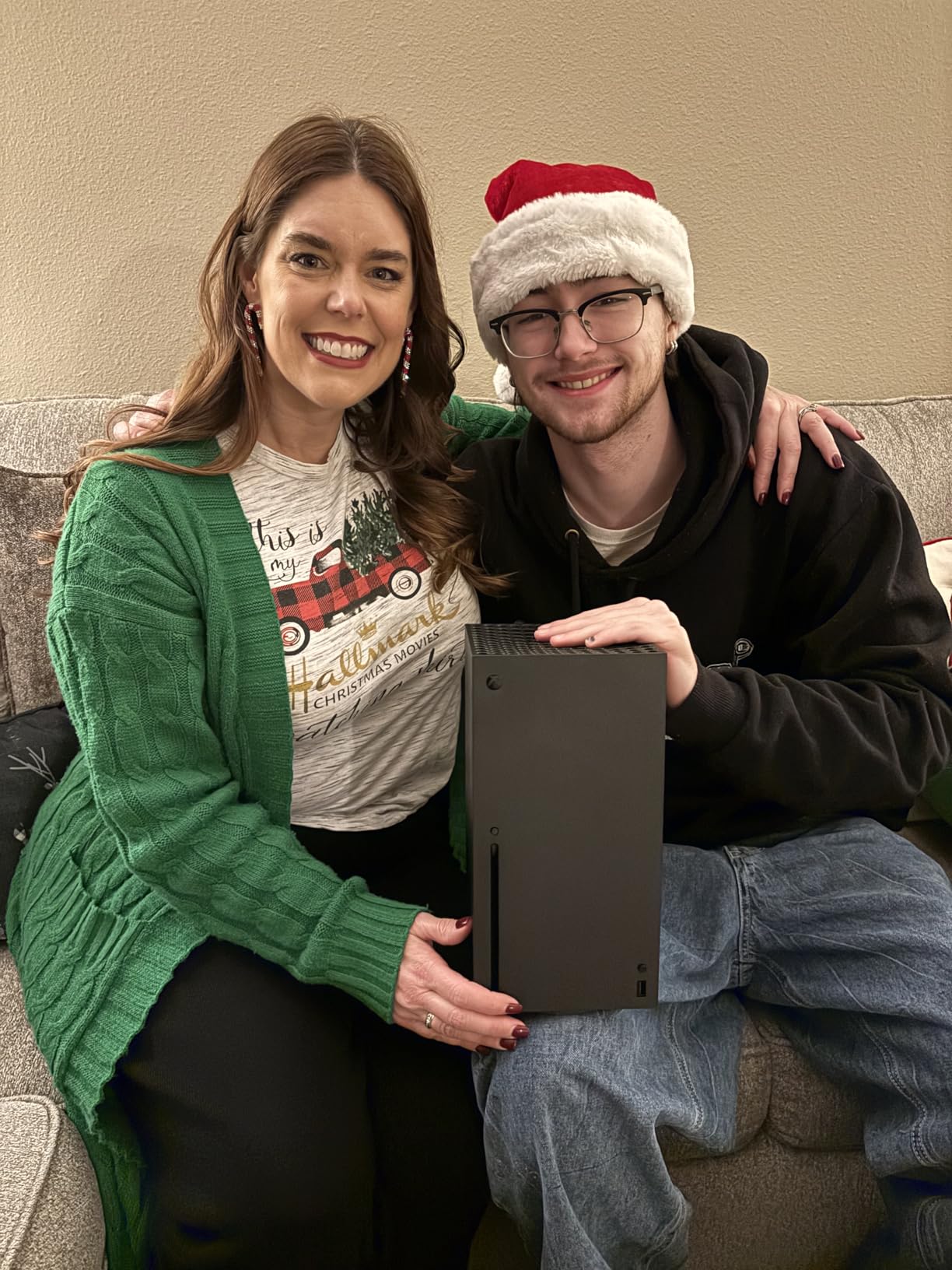 Xbox Series X 1TB Gaming Console Console + 1 Wireless Controller - Backward Compatible with Thousands of Games, Fine-Tuned Performance, True 4K Gaming, Up to 120 FPS customer photo 1