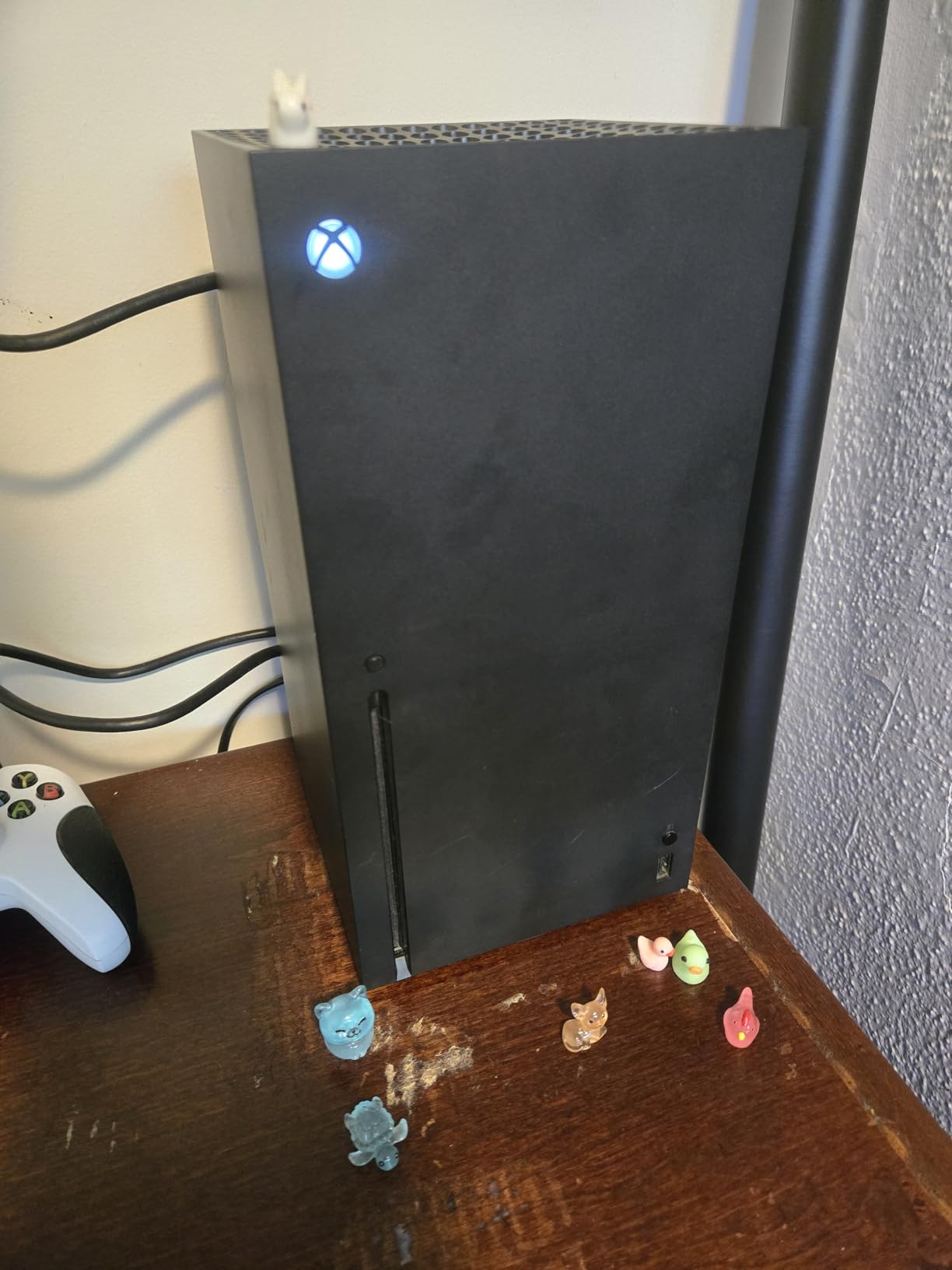 Xbox Series X 1TB Gaming Console Console + 1 Wireless Controller - Backward Compatible with Thousands of Games, Fine-Tuned Performance, True 4K Gaming, Up to 120 FPS customer photo 2