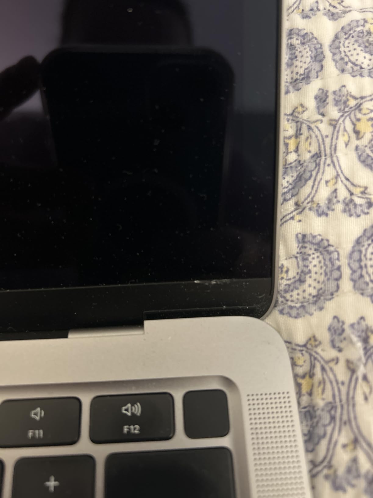 Late 2020 Apple MacBook Air with Apple M1 Chip (13.3 inch, 8GB RAM, 128GB SSD) Space Gray (Renewed) customer photo 2