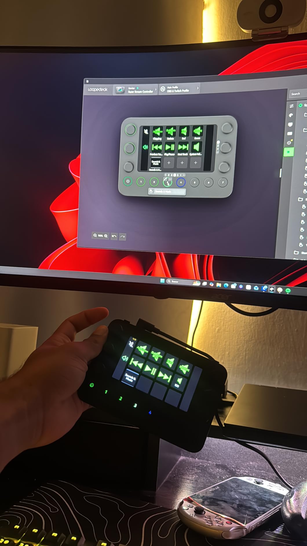 Razer Stream Controller: All-In-One Keypad for Streaming - 12 Haptic Switchblade Keys - 6 Tactile Analog Dials - 8 Programmable Buttons - Designed for PC & Mac Compatibility customer photo 1