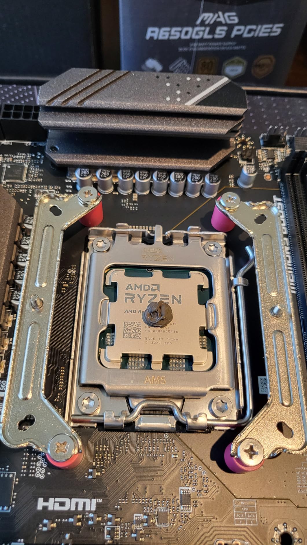 Ryzen 5 7600 6-Core, 12-Thread Unlocked Desktop Processor customer photo 2