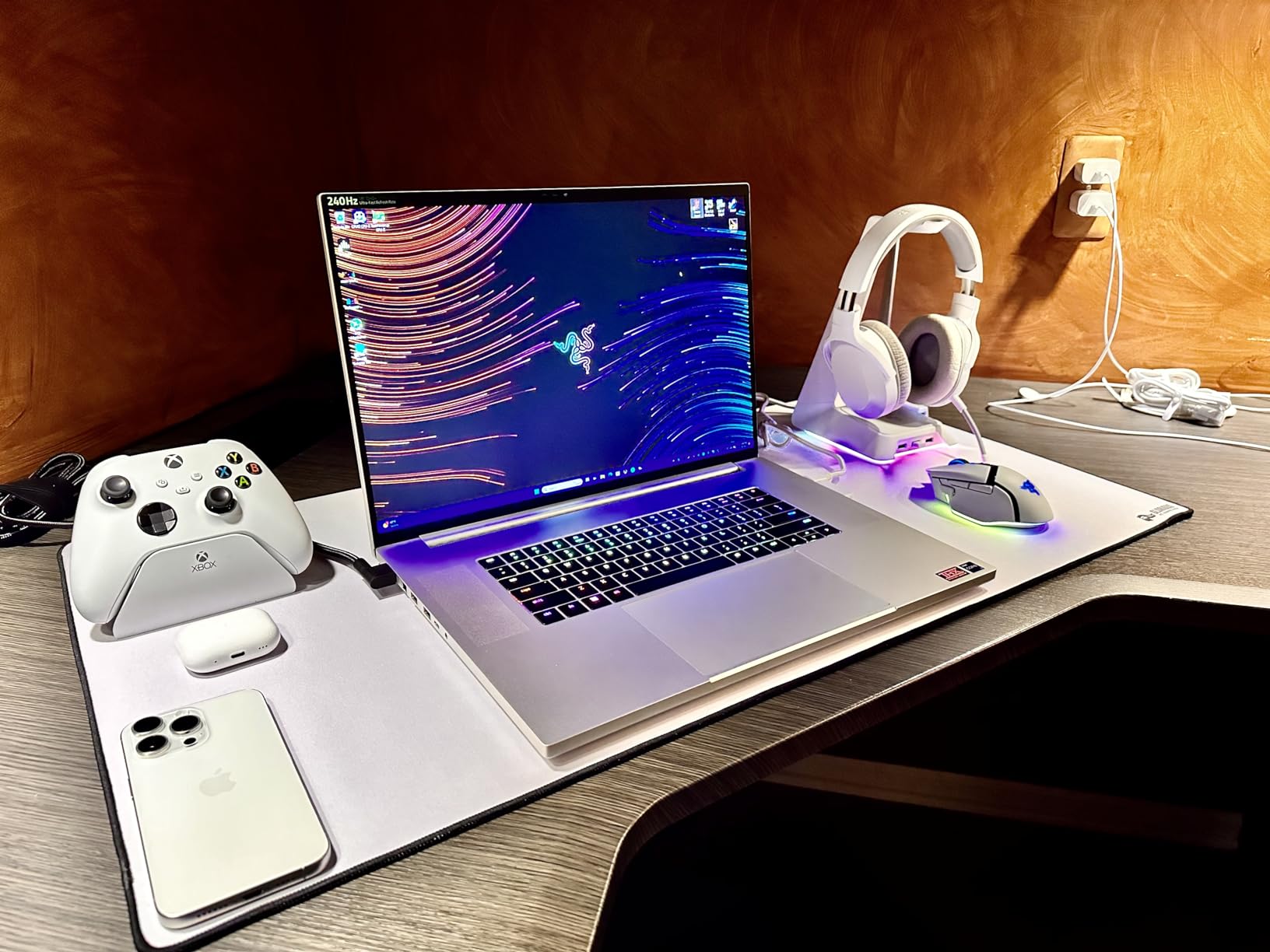 Razer Blade 18 Gaming Laptop: NVIDIA GeForce RTX 4090-13th Gen Intel 24-Core i9 HX CPU - 18