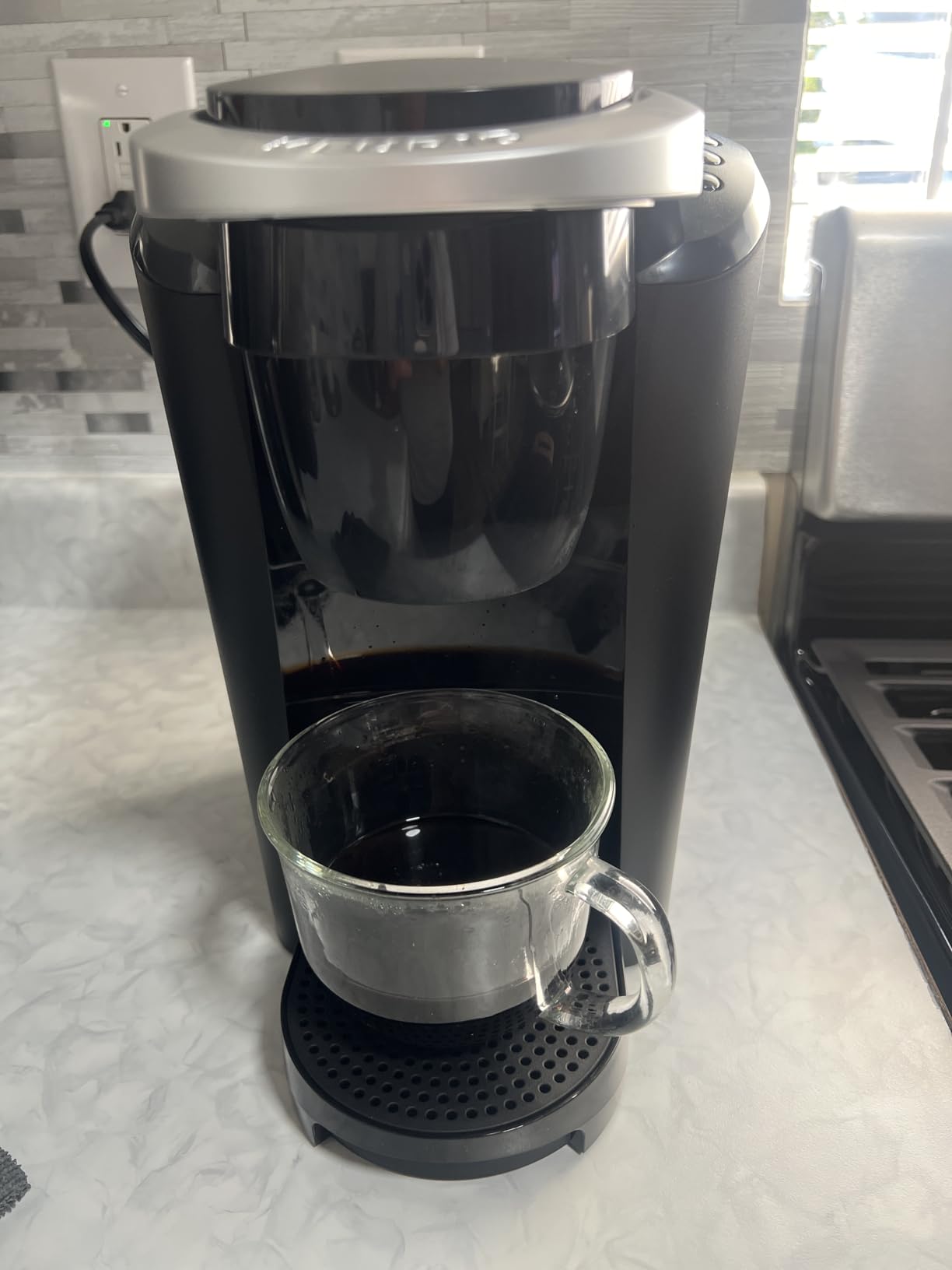 K-Compact Single-Serve K-Cup Pod Coffee Maker, with 3 Brew Sizes, Smart Start Feature, 36oz Removable Reservoir, Black customer photo 2