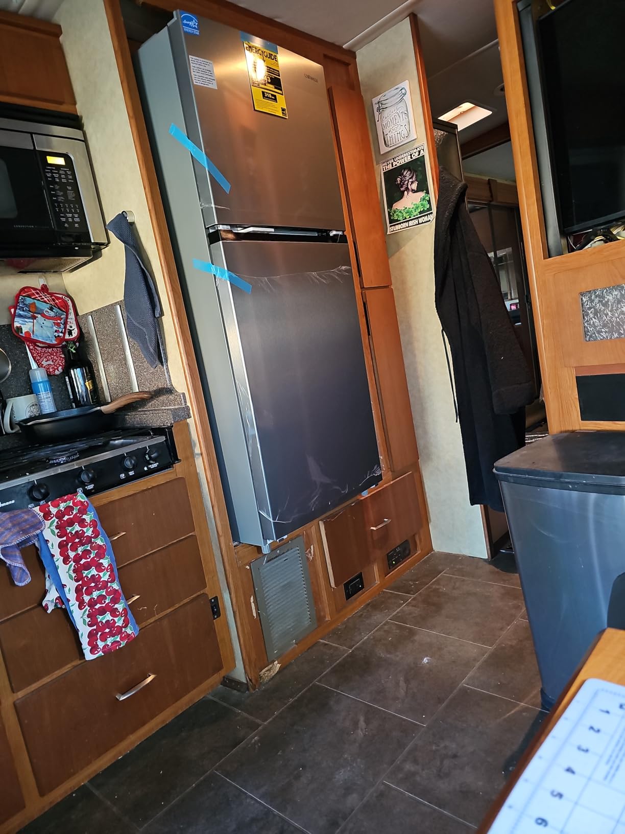 Upstreman 11.6 Cu.Ft. Double Door Refrigerator in Stainless Steel with Large Capacity Top Freezer, Frost Free, Adjustable Thermostat Control, Apartment Refrigerator with Freezer, ENERGY STAR customer photo 1