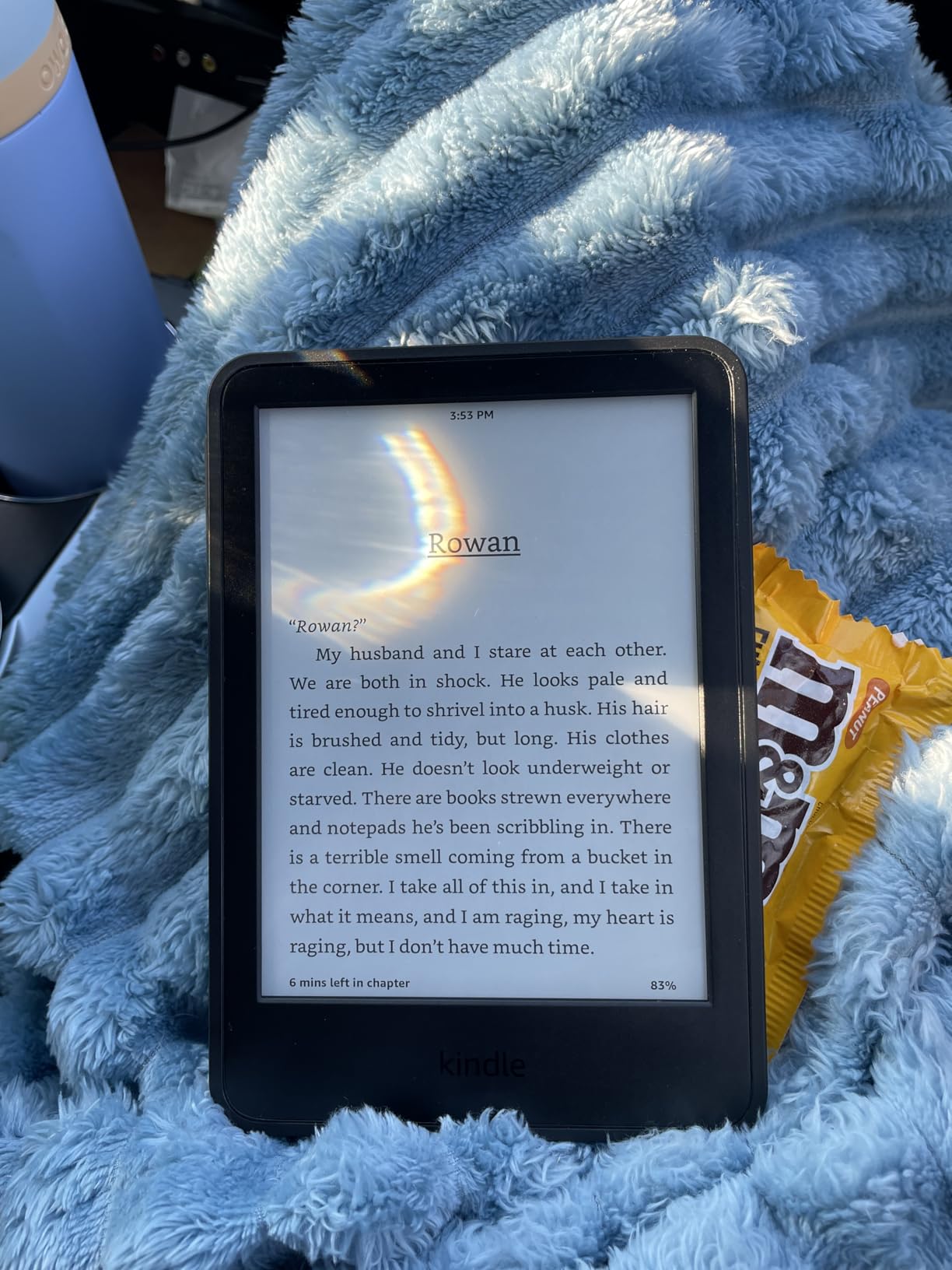 Kindle 16 GB (newest model) - Lightest and most compact Kindle, now with faster page turns, and higher contrast ratio, for an enhanced reading experience - Black customer photo 1