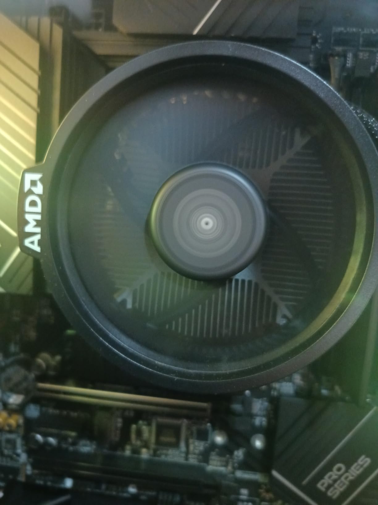 AMD Ryzen 7 8700G 8-Core, 16-Thread Desktop Processor customer photo 1