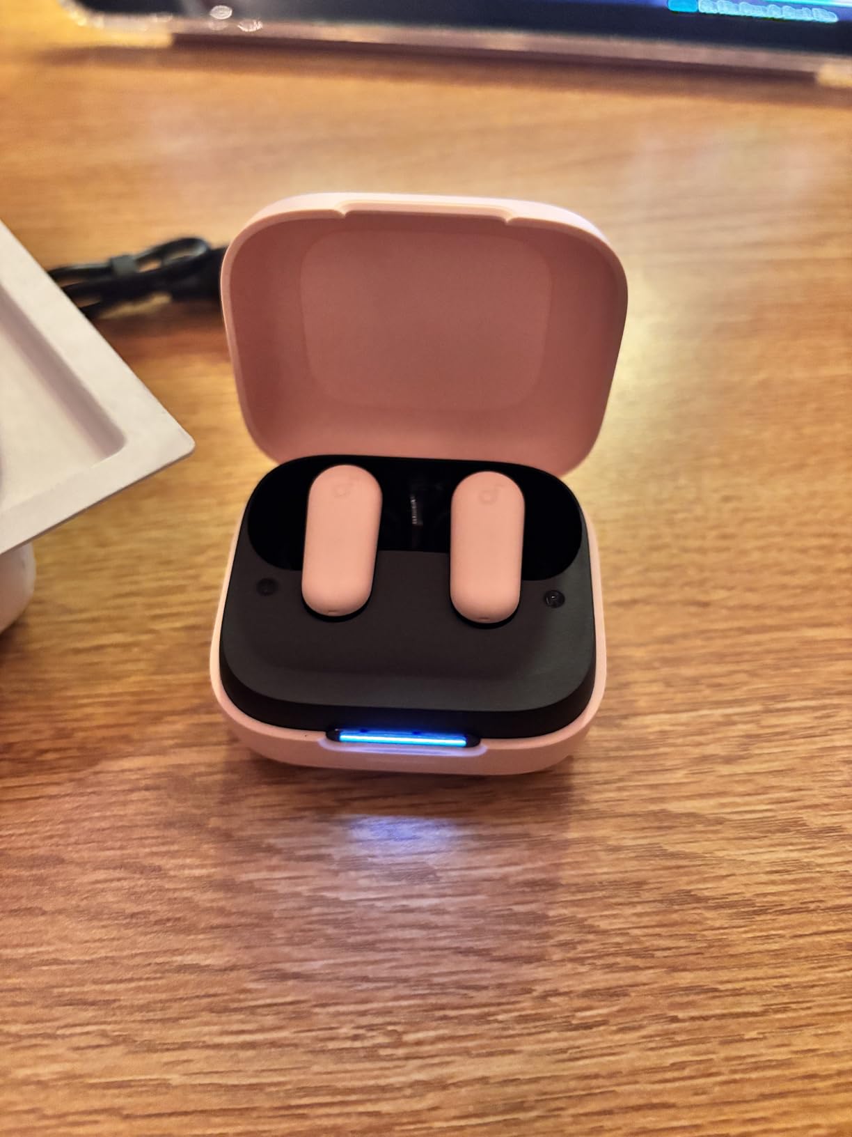 Soundcore P30i by Anker Noise Cancelling Earbuds, Strong and Smart Noise Cancelling, Powerful Bass, 45H Playtime, 2-in-1 Case and Phone Stand, IP54, Wireless Earbuds, Bluetooth 5.4 (Black) customer photo 1