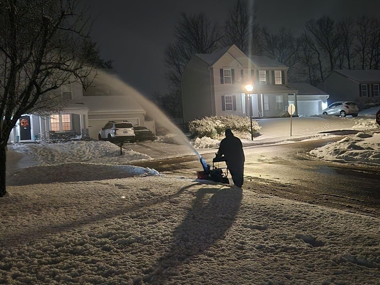 PowerSmart 26-Inch Self Propelled Two-Stage Snow Blower Gas Powered 208cc Briggs and Stratton Engine with Electric Start, Handle Warmer, One-Handed Operation customer photo 1