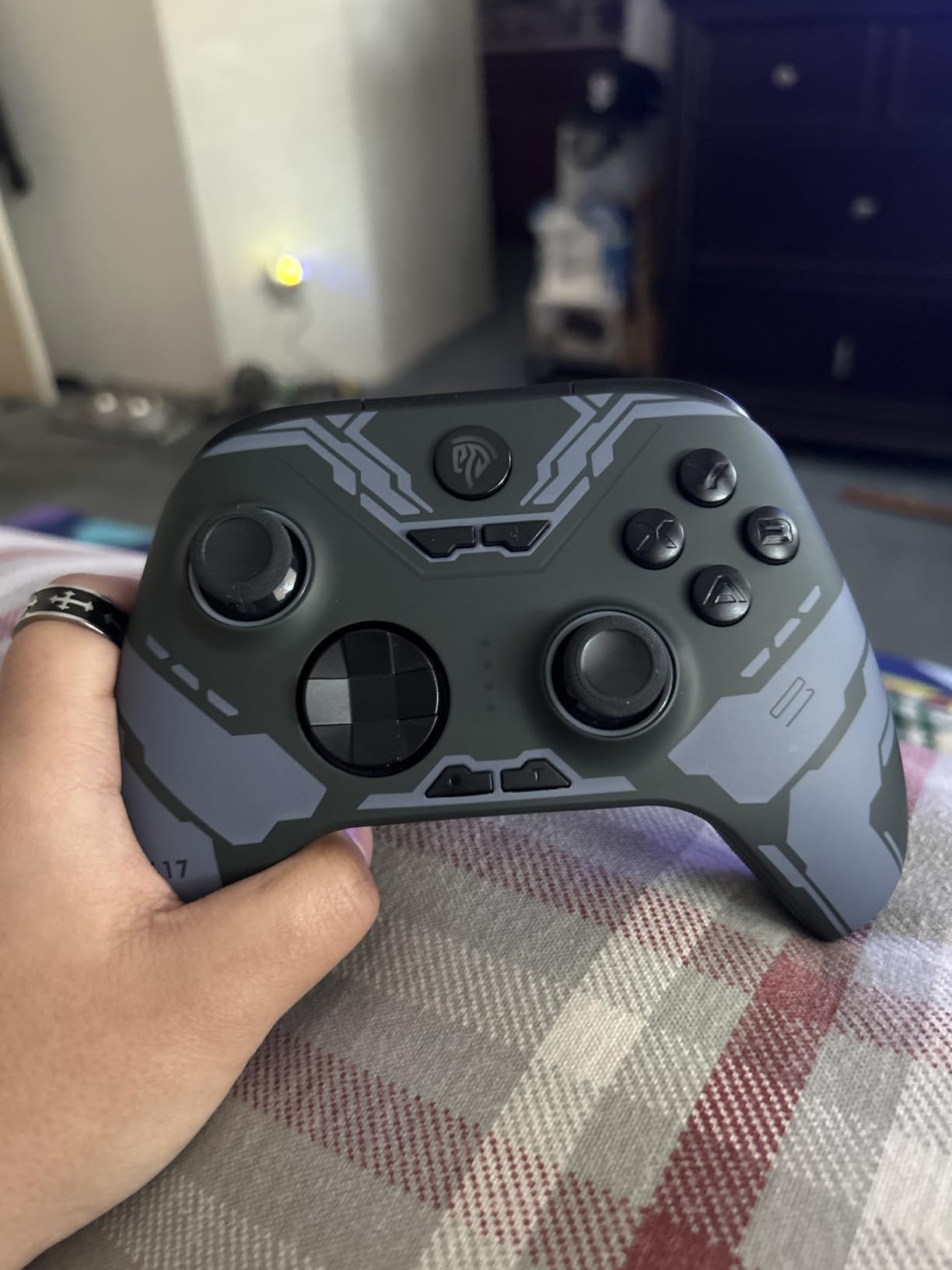 EasySMX X15 PC Controller with Hall Joysticks/Hall Triggers/RGB Lighting customer photo 2