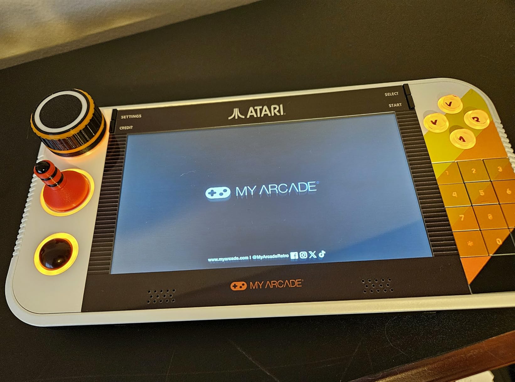 My Arcade Atari Gamestation Go: Rechargeable Battery, Over 200+ Preloaded Retro Video Games Including Pac-Man, Atari: Recharged, & Balls of Steel, Wifi, Smartglow, 7 inch Display customer photo 1