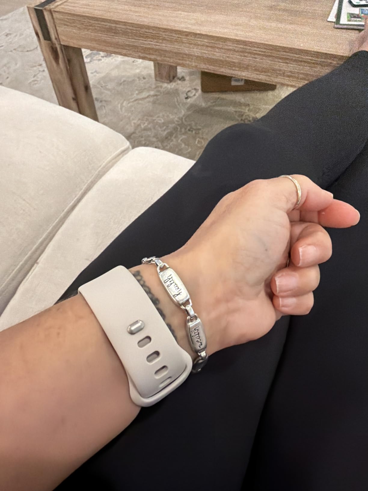 Apple Watch Ultra 2 [GPS + Cellular, 49mm] - Titanium Case with Blue Ocean Band, One Size (Renewed) customer photo 1