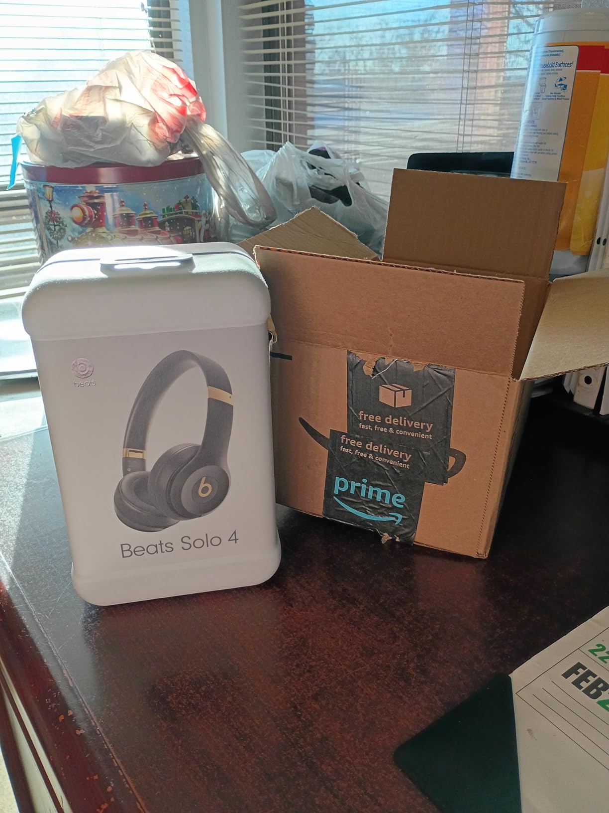 Solo 4 - Wireless On-Ear Bluetooth Headphones, Up to 50-Hour Battery Life, Ultra-Lightweight Comfort, Powerful and Balanced Sound, Apple & Android Compatible - Matte Black customer photo 2