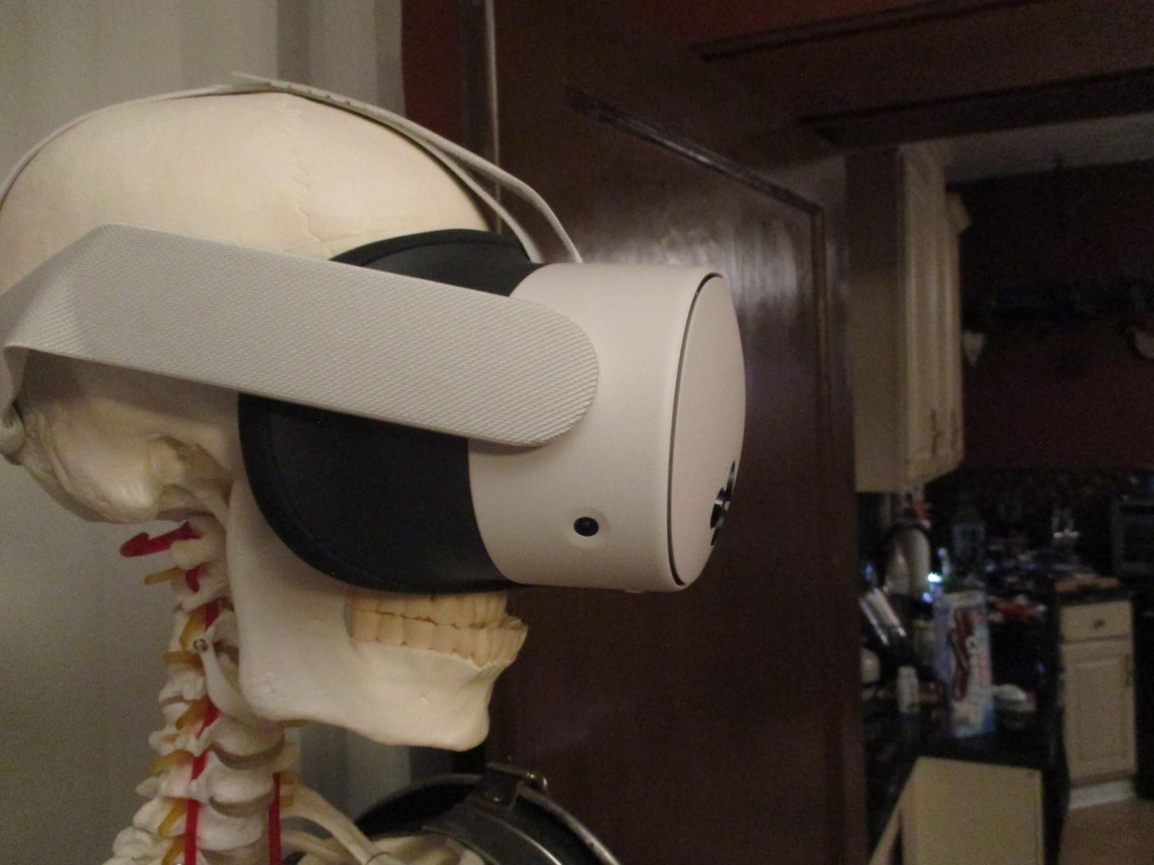 Meta Quest 3S 256GB | VR Headset - Thirty-Three Percent More Memory - 2X Graphical Processing Power - Virtual Reality Without Wires - Get Batman: Arkham Shadow Included Plus Access to 40+ Games customer photo 1