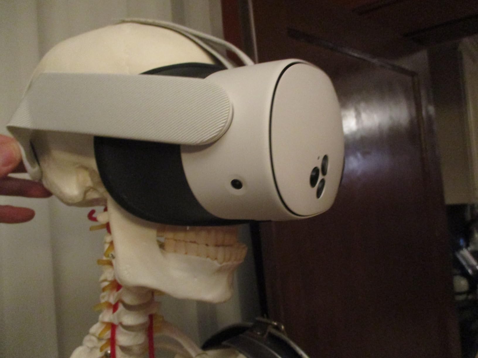 Meta Quest 3S 256GB | VR Headset - Thirty-Three Percent More Memory - 2X Graphical Processing Power - Virtual Reality Without Wires - Get Batman: Arkham Shadow Included Plus Access to 40+ Games customer photo 2