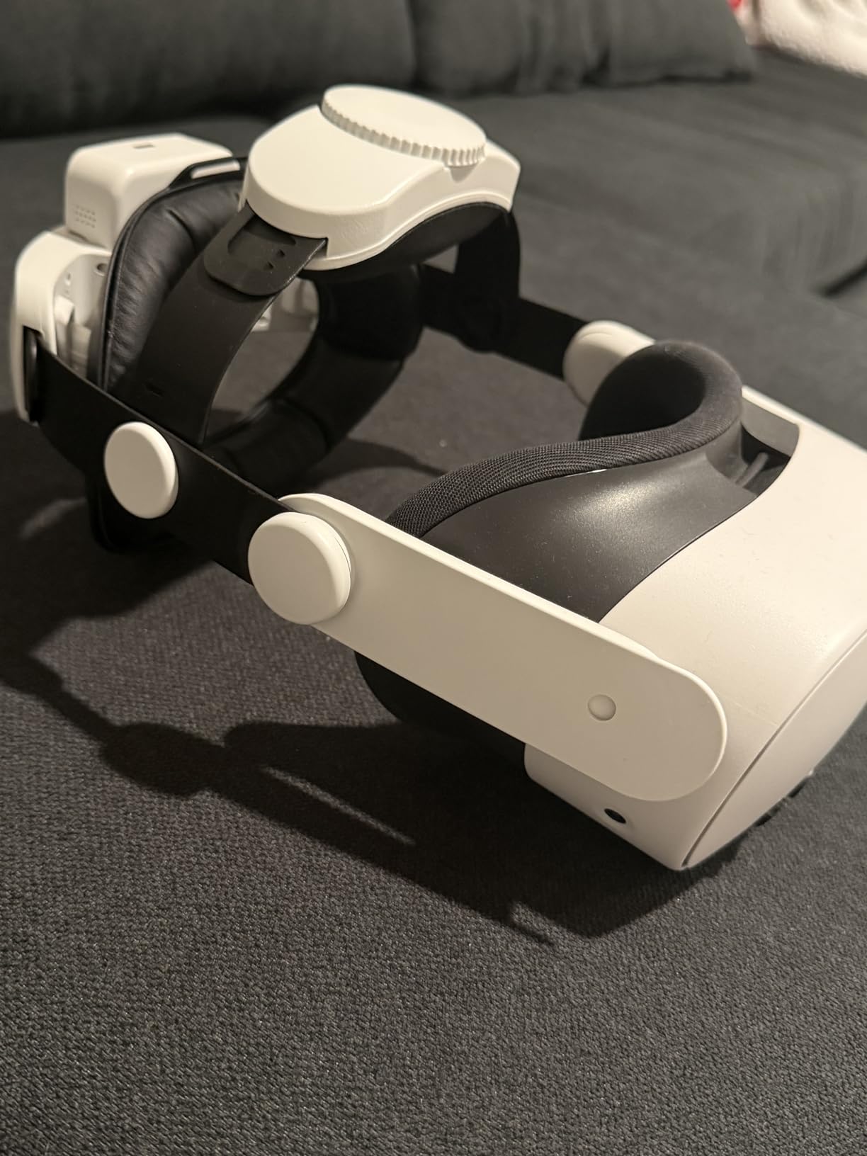 Meta Quest 3S 128GB - Get Batman: Arkham Shadow and a 3-Month Trial of Meta Horizon+ Included - All-in-One Headset customer photo 1