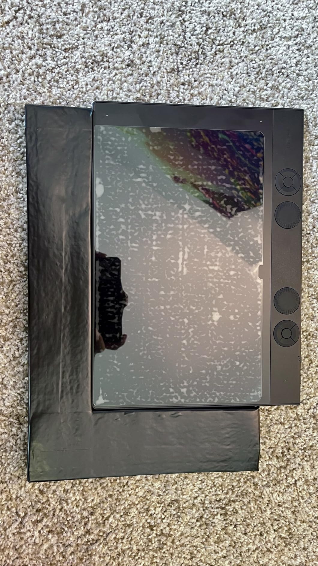 Wacom Intuos Pro Small Bluetooth Professional Graphic Drawing Tablet with Pro Pen 3, Compatible with Mac, Windows - 2025 Edition customer photo 2