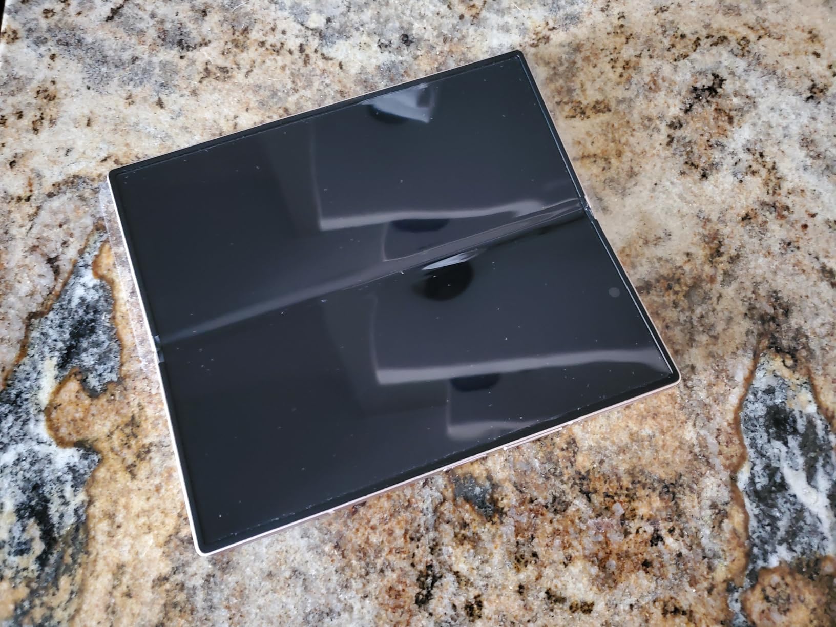 Samsung Galaxy Z Fold 6 AI Cell Phone, 256GB Unlocked Silver Shadow (Renewed) customer photo 1