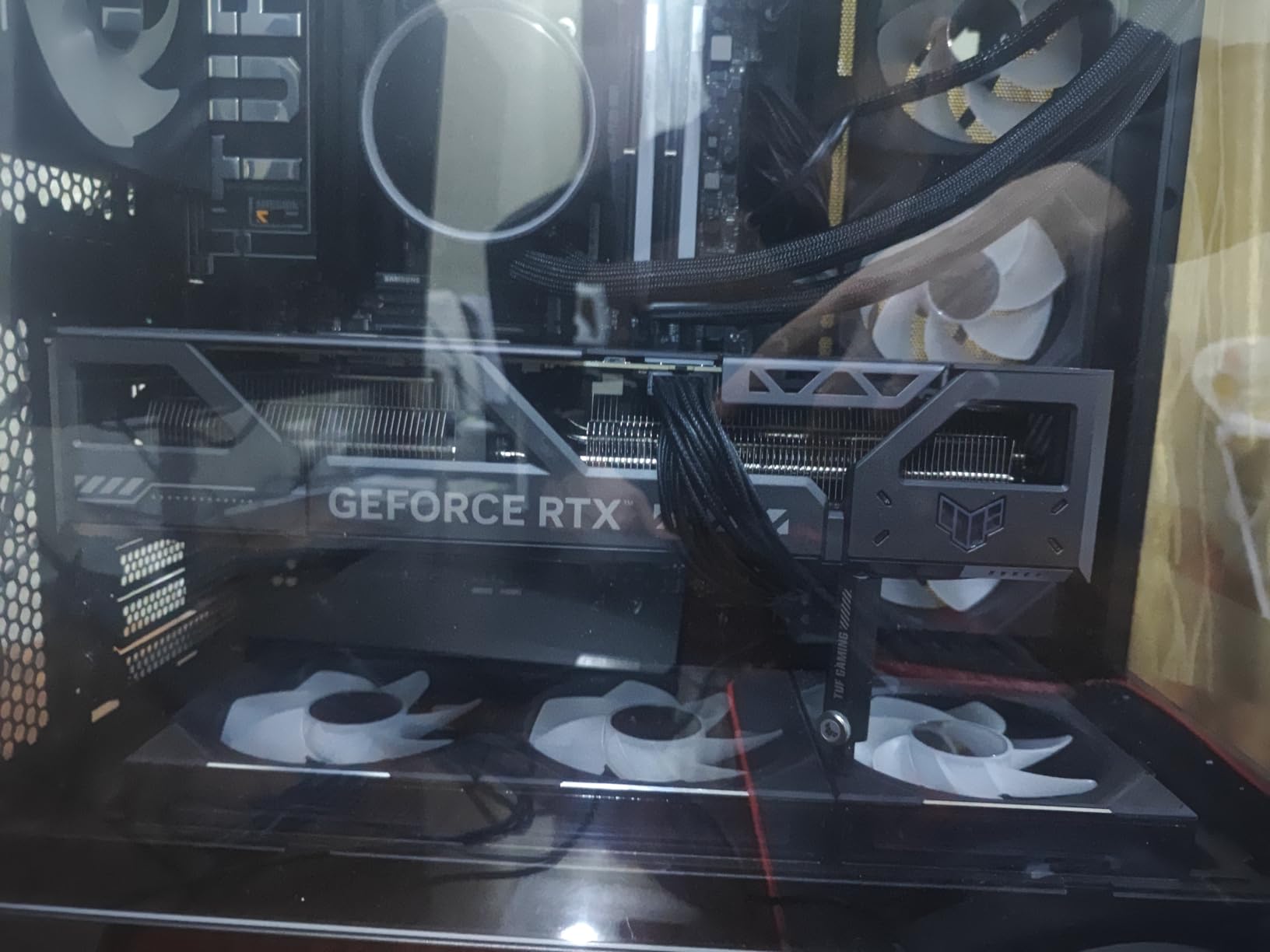 ASUS TUF GeForce RTX 5080 16GB GDDR7 OC Edition Graphics Card, NVIDIA, Desktop (PCIe 5.0, HDMI/DP 2.1, 3.6-Slot, Military-Grade Components, Protective PCB Coating, Axial-tech Fans, Vapor Chamber) customer photo 2