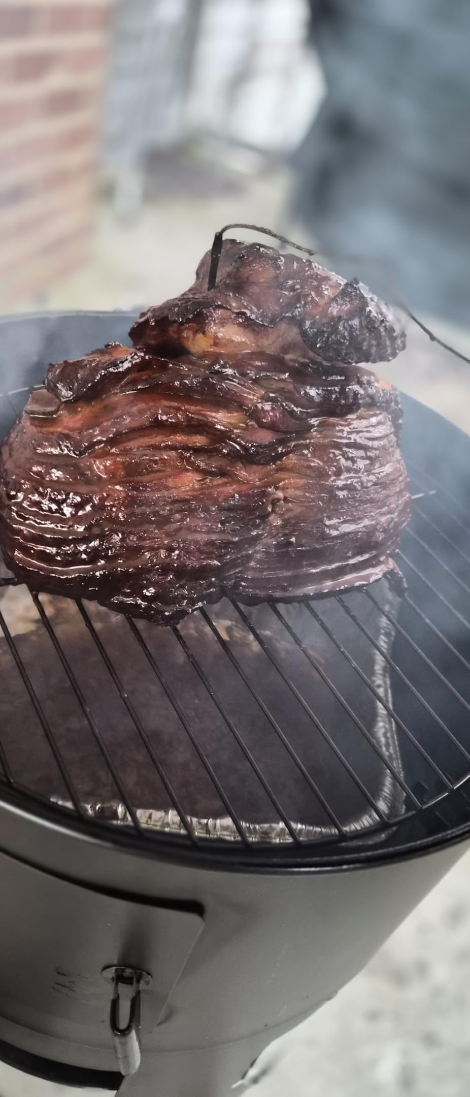 Amazon Basics 16 inch Vertical Charcoal Outdoor Smoker, BBQ Grill, Adjustable Air Supply Control, Black customer photo 1