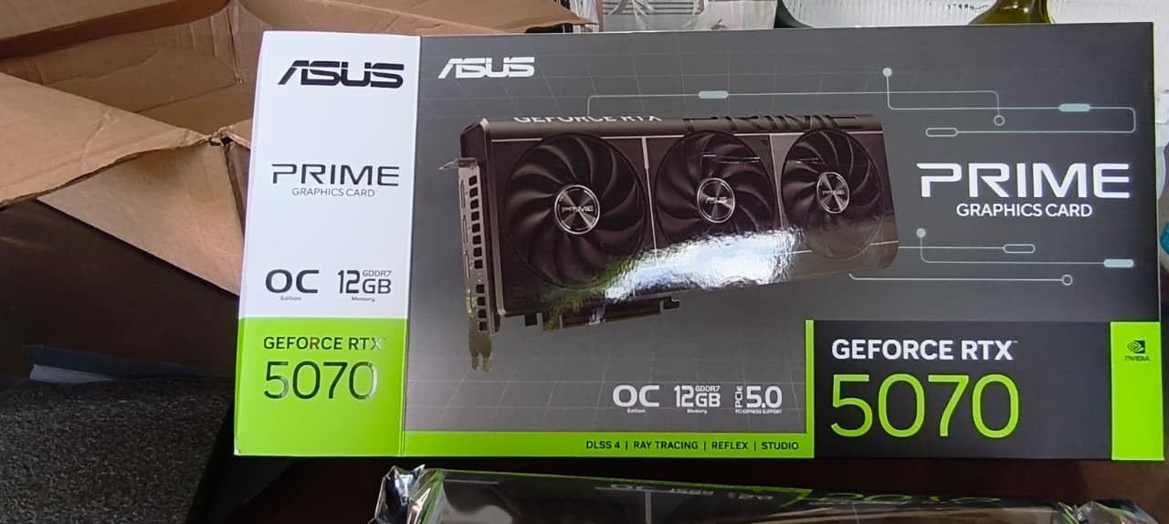 ASUS The SFF-Ready Prime GeForce RTX 5070 OC Edition Graphics Card (PCIe 5.0, 12GB GDDR7, HDMI/DP 2.1, 2.5-Slot, Axial-tech Fans, Dual BIOS) customer photo 2