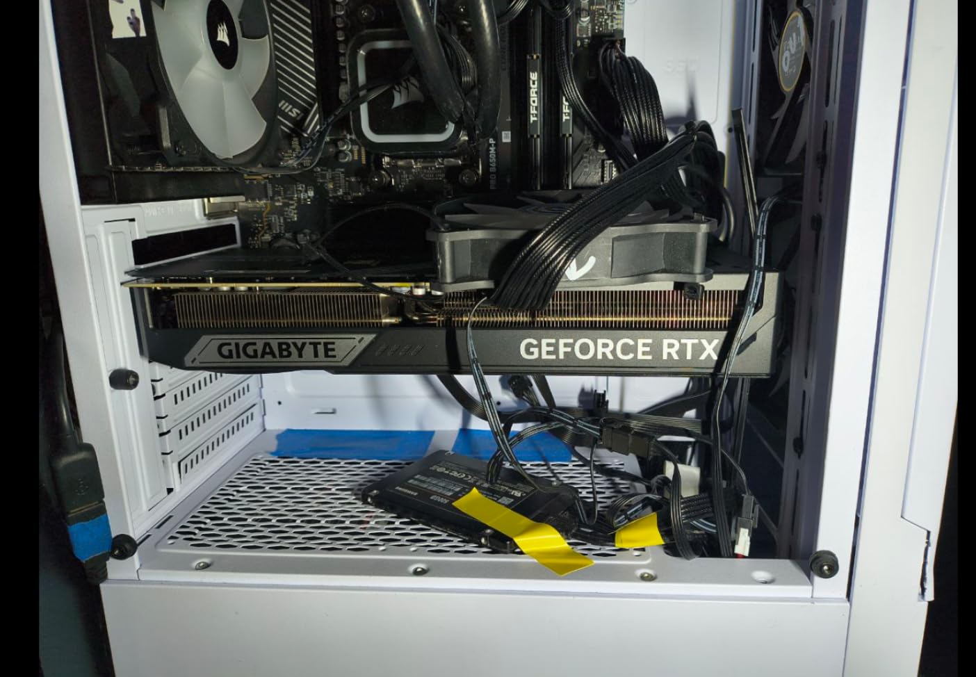 GIGABYTE GeForce RTX 5070 Ti WINDFORCE OC SFF 16G Graphics Card, 16GB 256-bit GDDR7, PCIe 5.0, WINDFORCE Cooling System, GV-N507TWF3OC-16GD Video Card customer photo 1