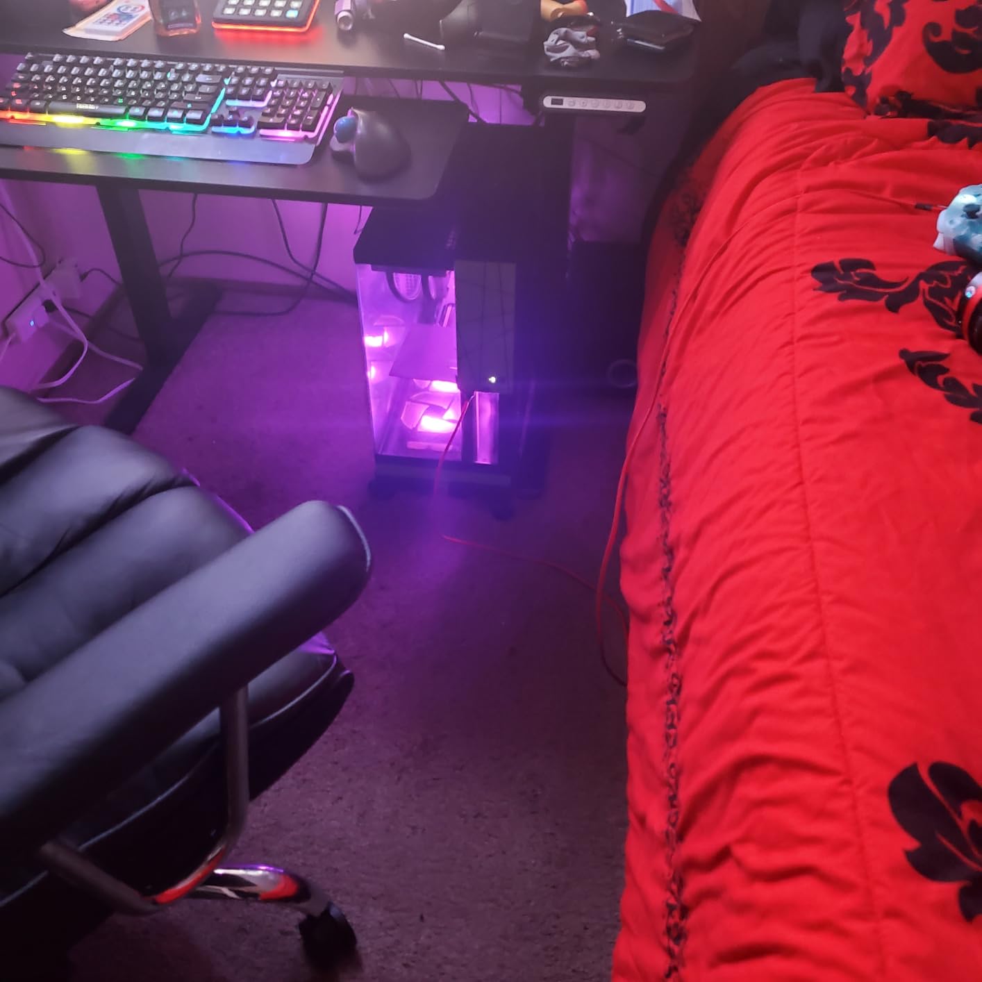 Skytech Gaming Legacy 4 Gaming PC, AMD Ryzen 9 9950X3D 4.3GHz, NVIDIA RTX 5090 32GB VRAM, X870 Board, 2TB Gen5 NVMe SSD, 64GB DDR5 RAM 6000, 1200W Gold ATX 3 PSU, 420 ARGB AIO, WI-FI 7, Windows 11 customer photo 1