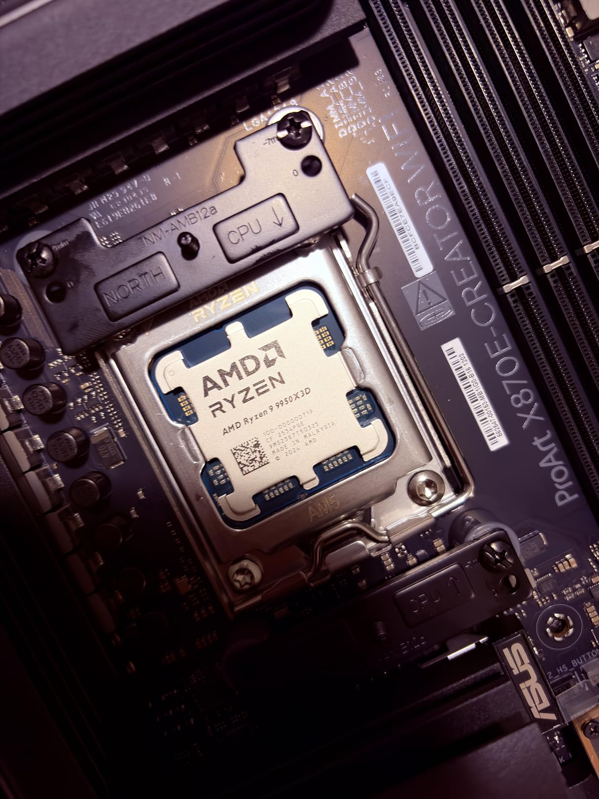 Ryzen 9 9950X3D 16-Core Processor customer photo 2